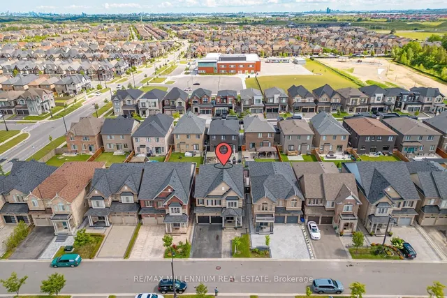 18 Boone Cres, Vaughan 2