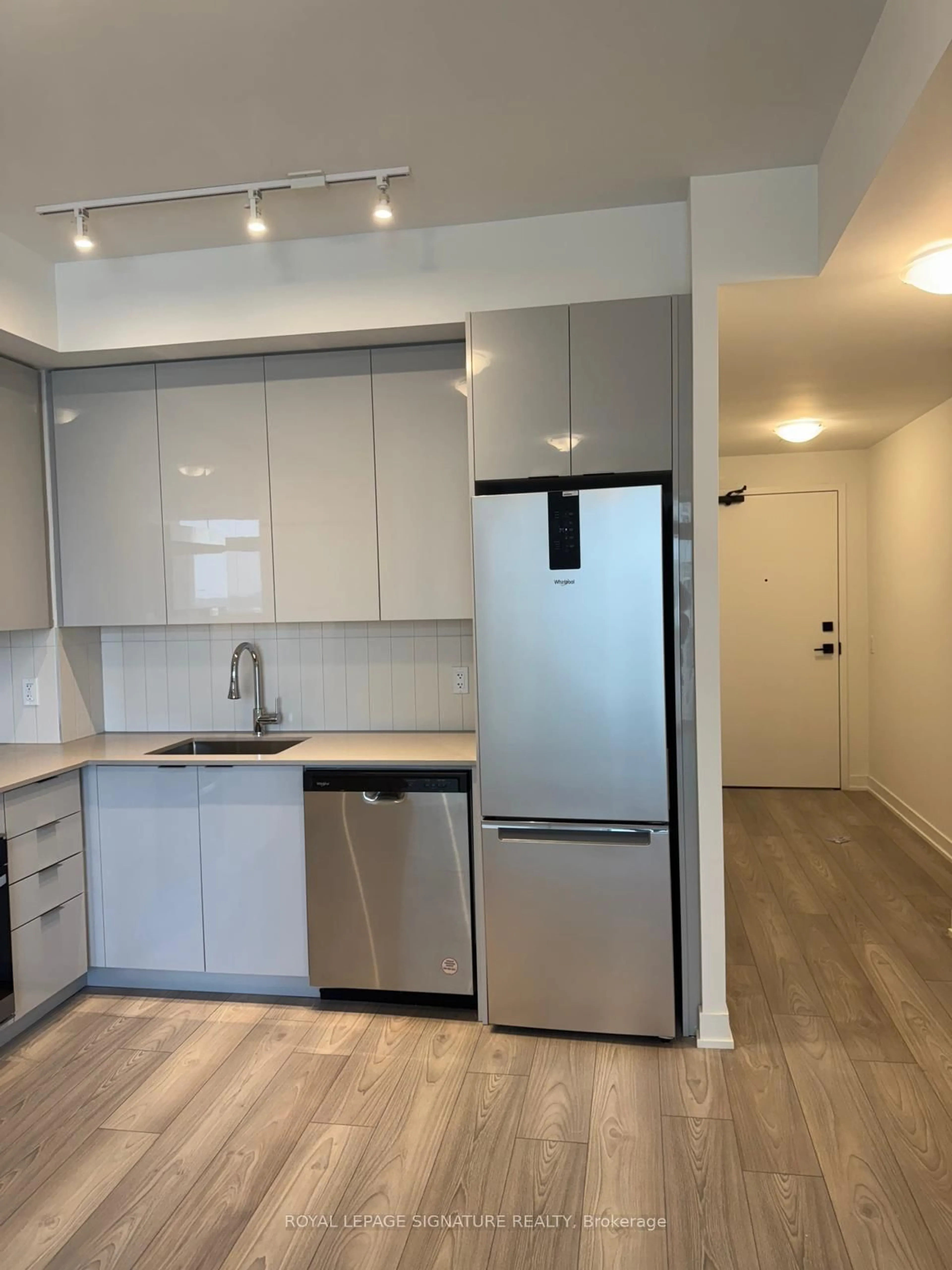 Standard kitchen, wood/laminate floor for 498 Caldari Rd #2132, Vaughan Ontario L4K 0R6