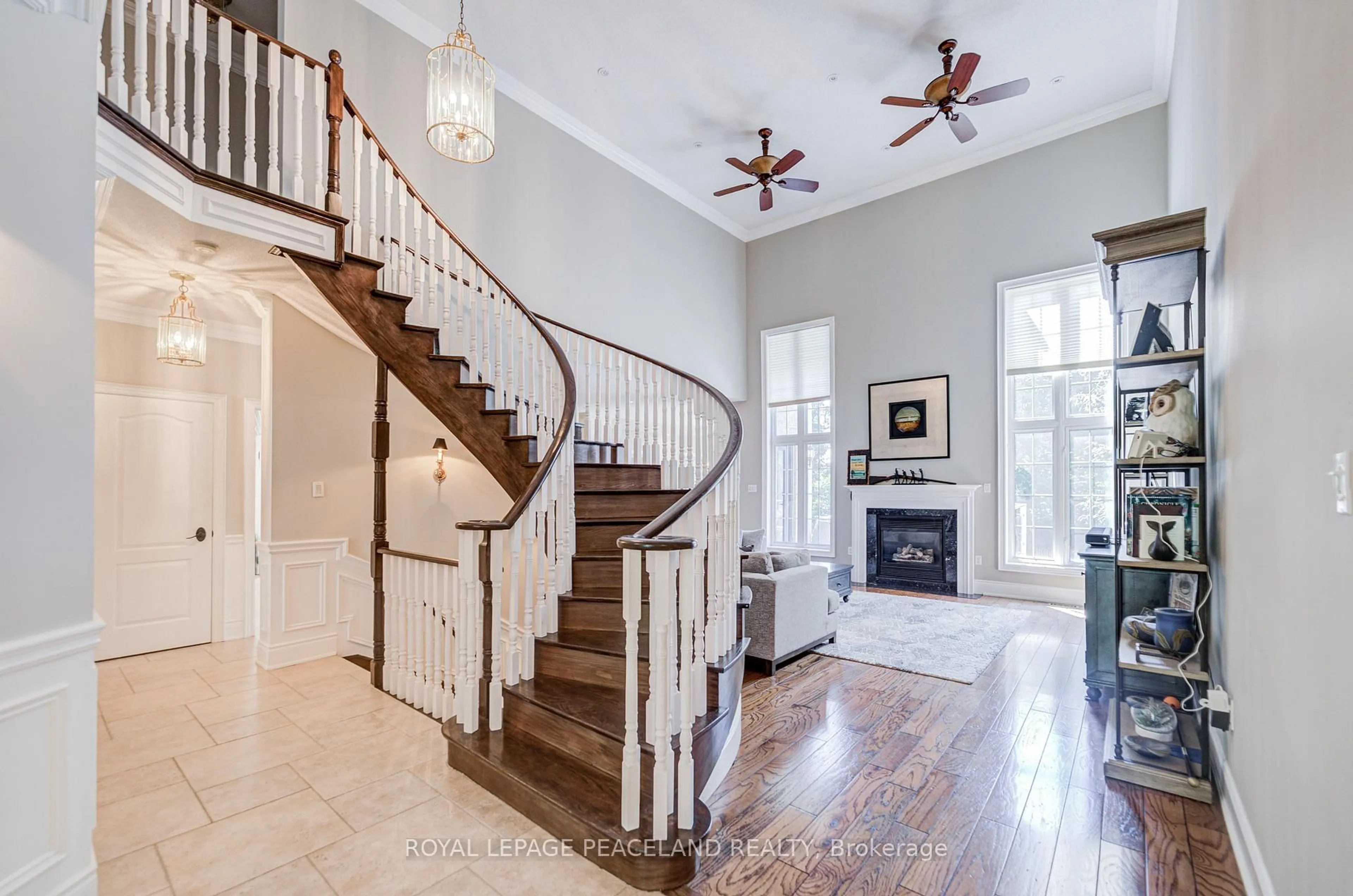 Unknown for 709 Highland Blade Rd, Newmarket Ontario L3X 1P3