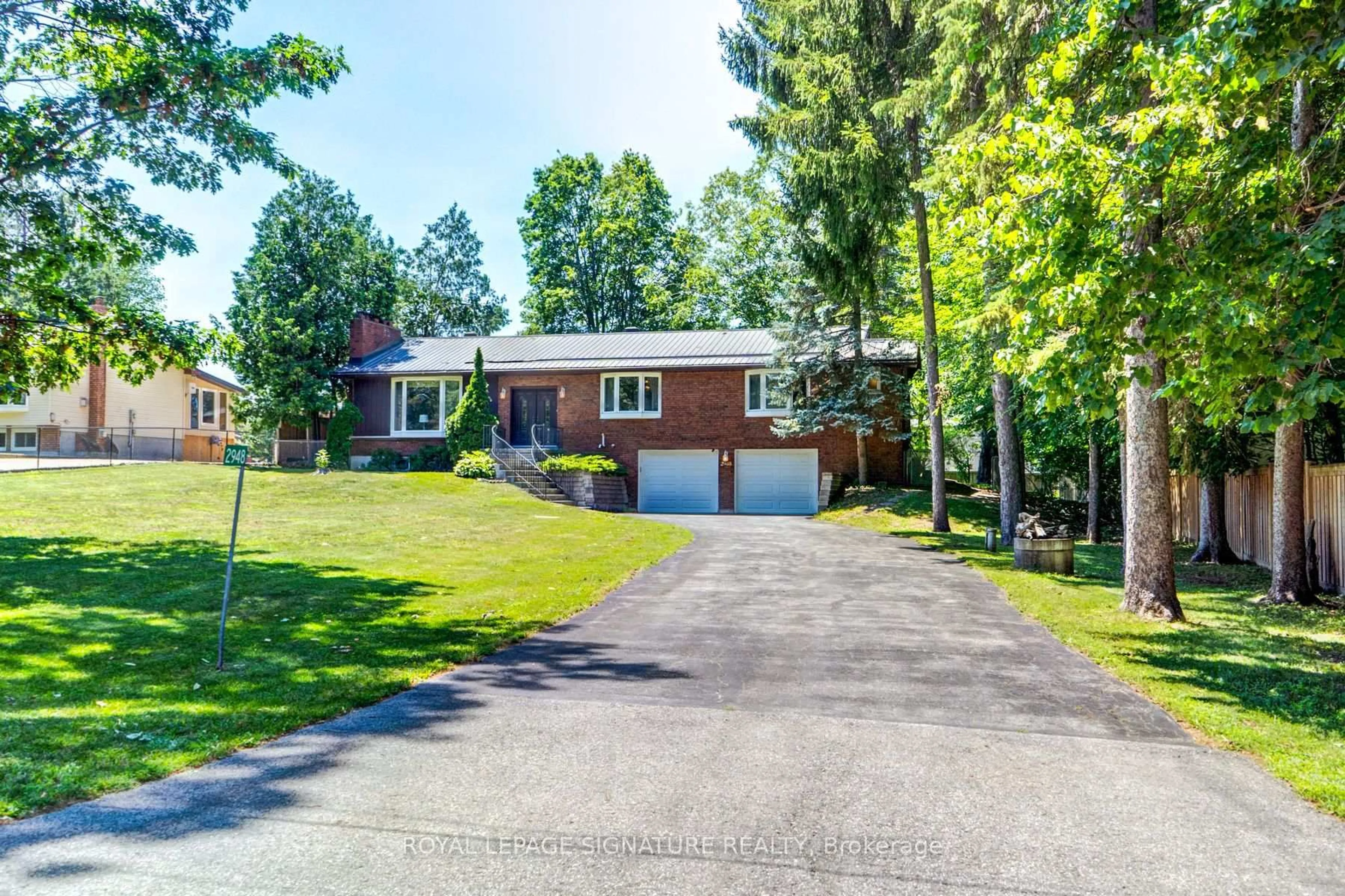 Home with brick exterior material, street for 2948 Lillian St, Innisfil Ontario L9S 2J6