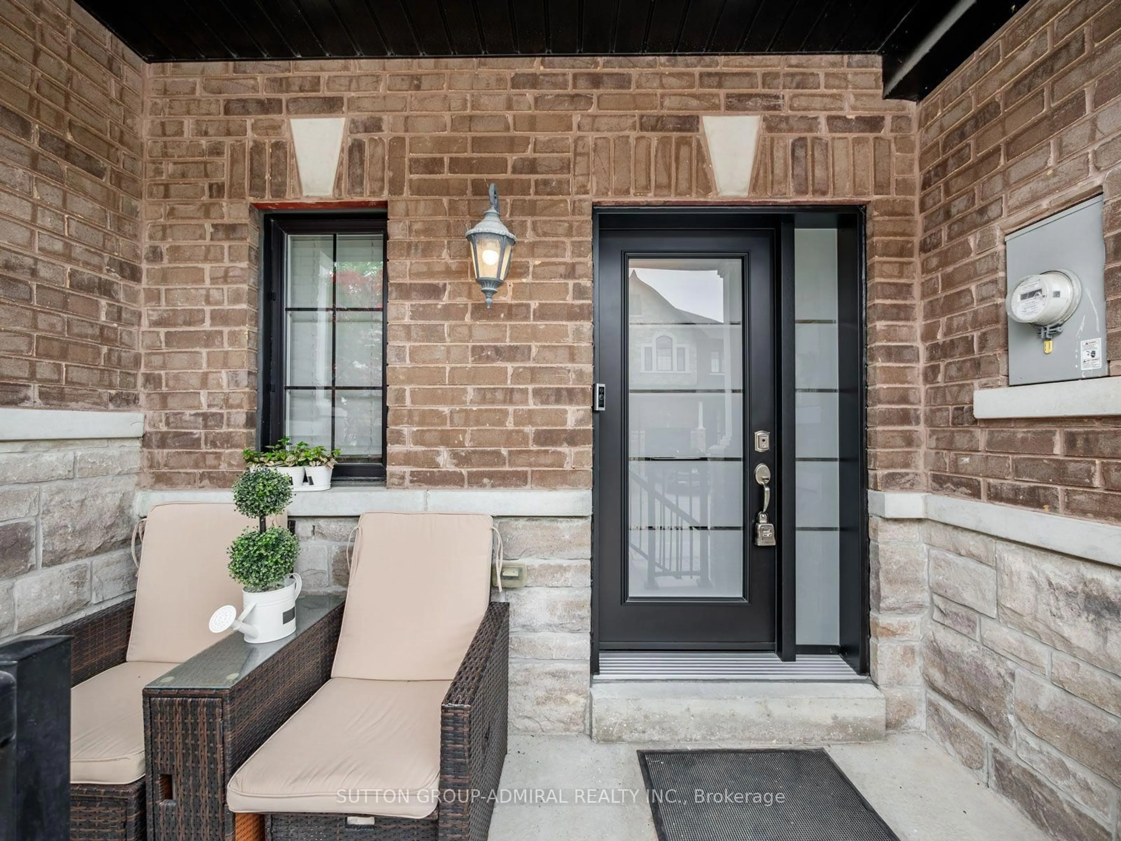 Home with brick exterior material, street for 16 Charmuse Lane, East Gwillimbury Ontario L9N 0N7