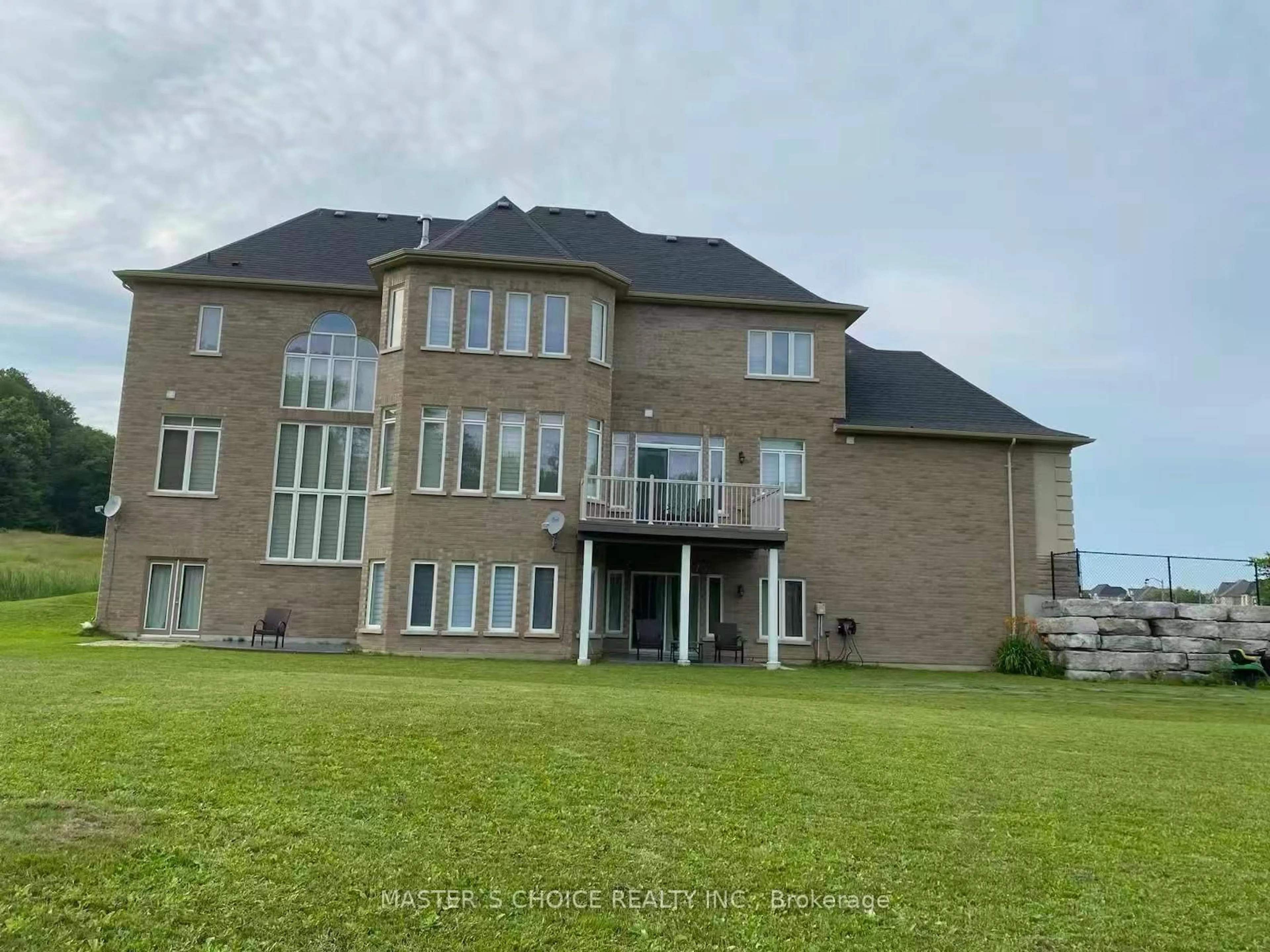 A pic from outside/outdoor area/front of a property/back of a property/a pic from drone, water/lake/river/ocean view for 245 Pine Hill Rd, Bradford West Gwillimbury Ontario L3Z 0H1