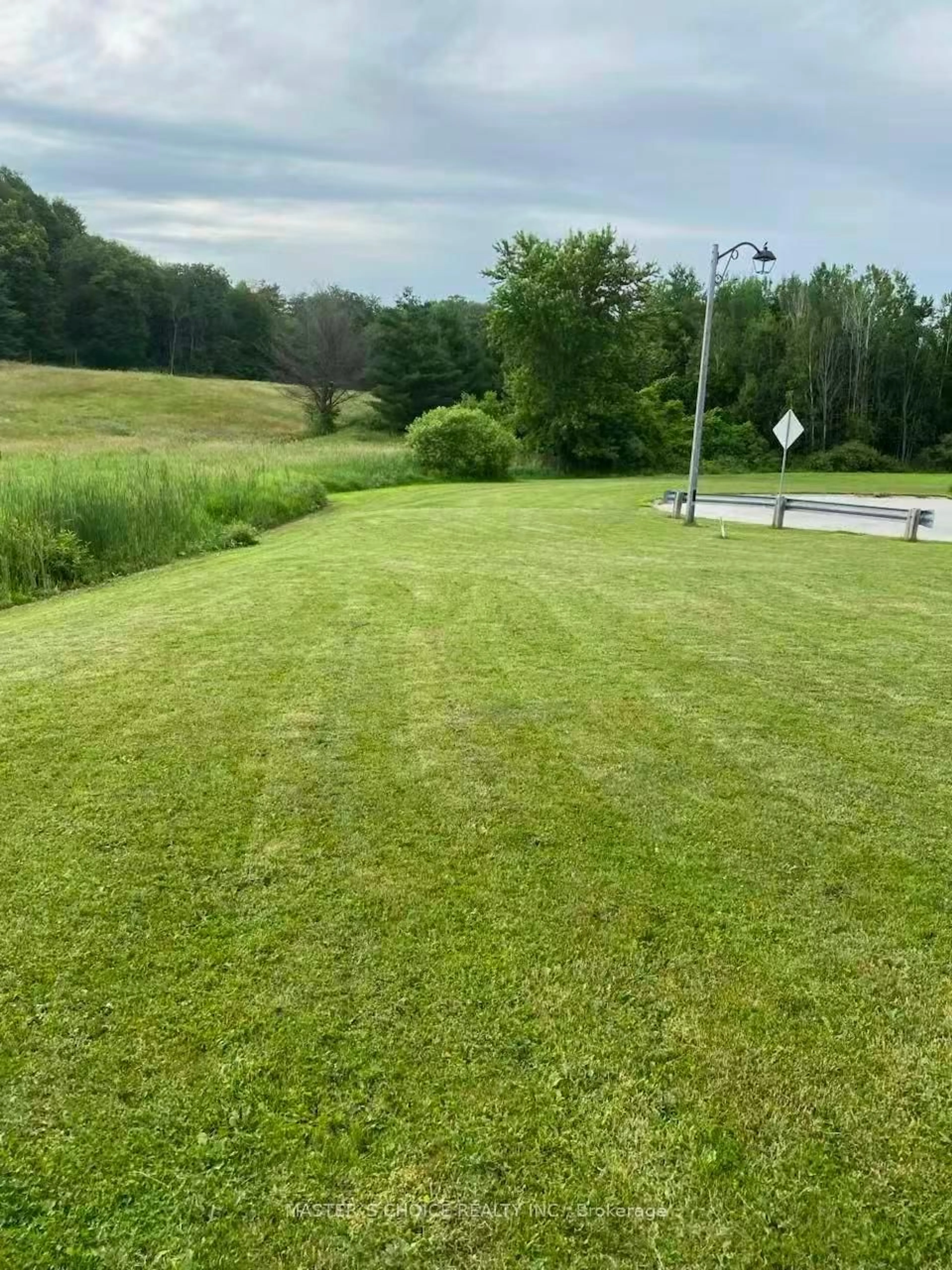 A pic from outside/outdoor area/front of a property/back of a property/a pic from drone, unknown for 245 Pine Hill Rd, Bradford West Gwillimbury Ontario L3Z 0H1