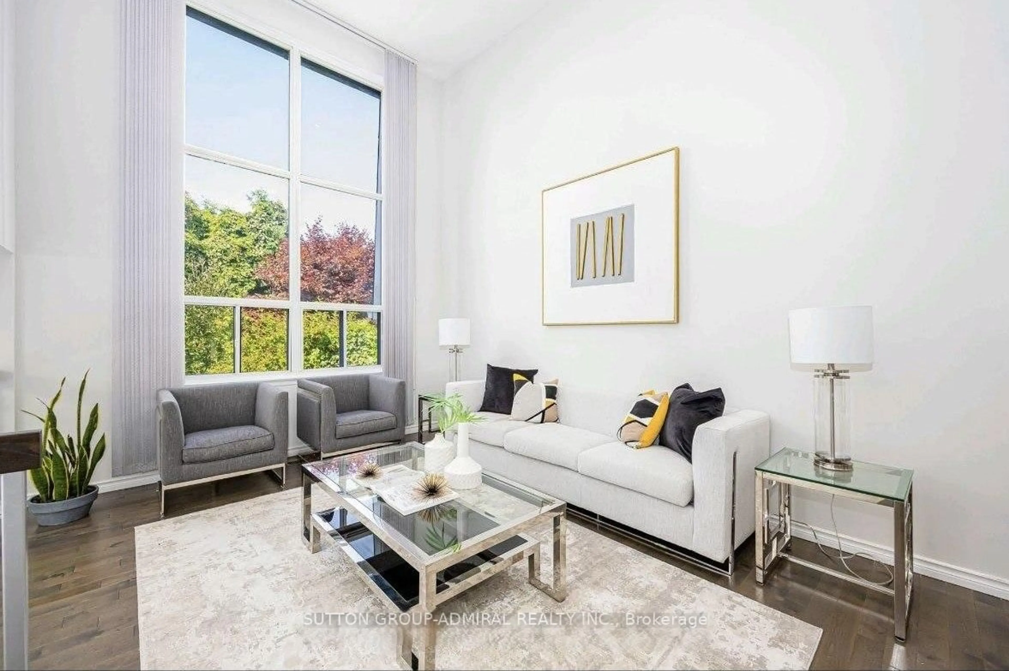 Living room with furniture, unknown for 34 Kitsilano Cres, Richmond Hill Ontario L4C 5A5