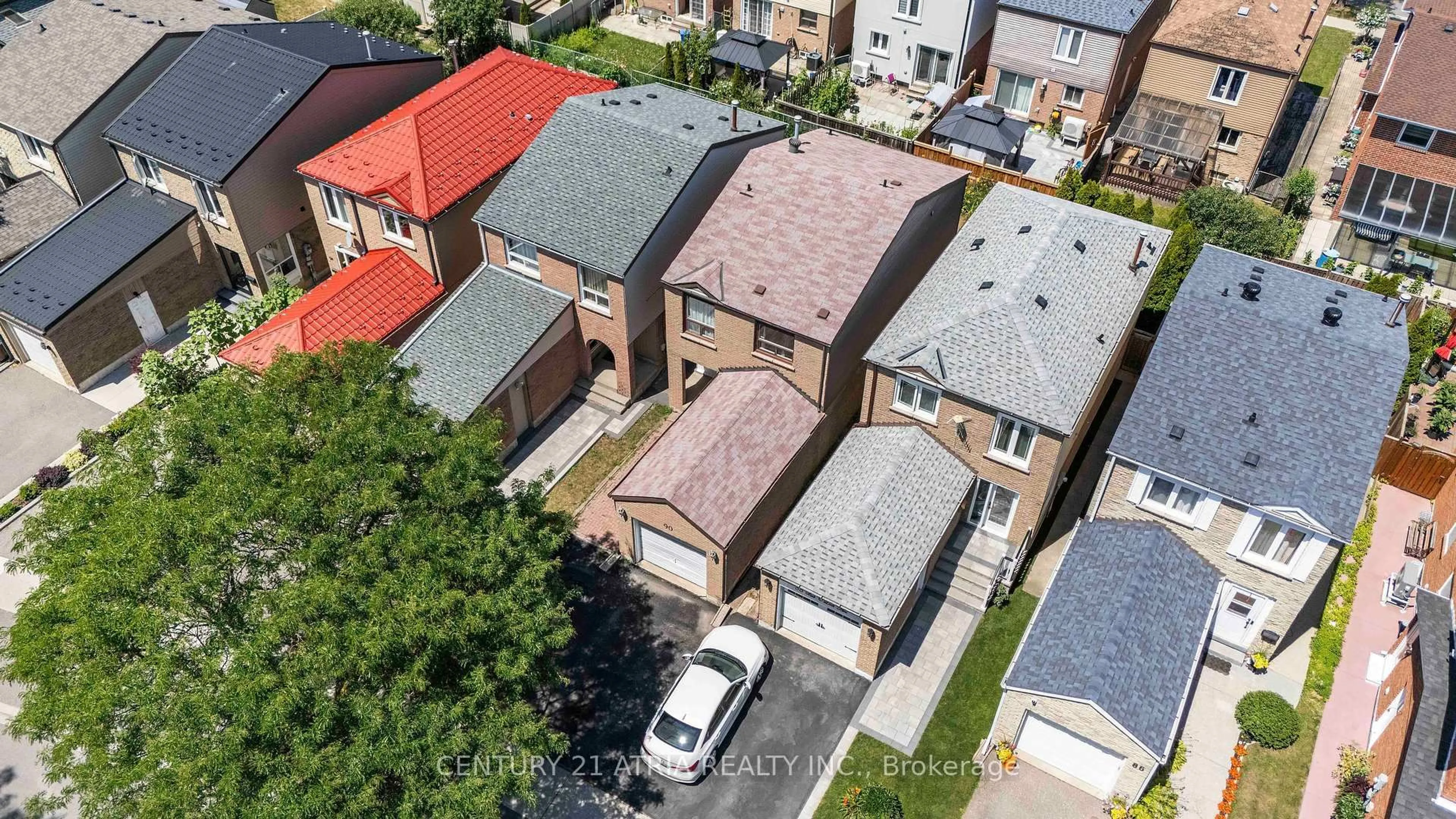 A pic from outside/outdoor area/front of a property/back of a property/a pic from drone, street for 90 Bob O'Link Ave, Vaughan Ontario L4K 1H2