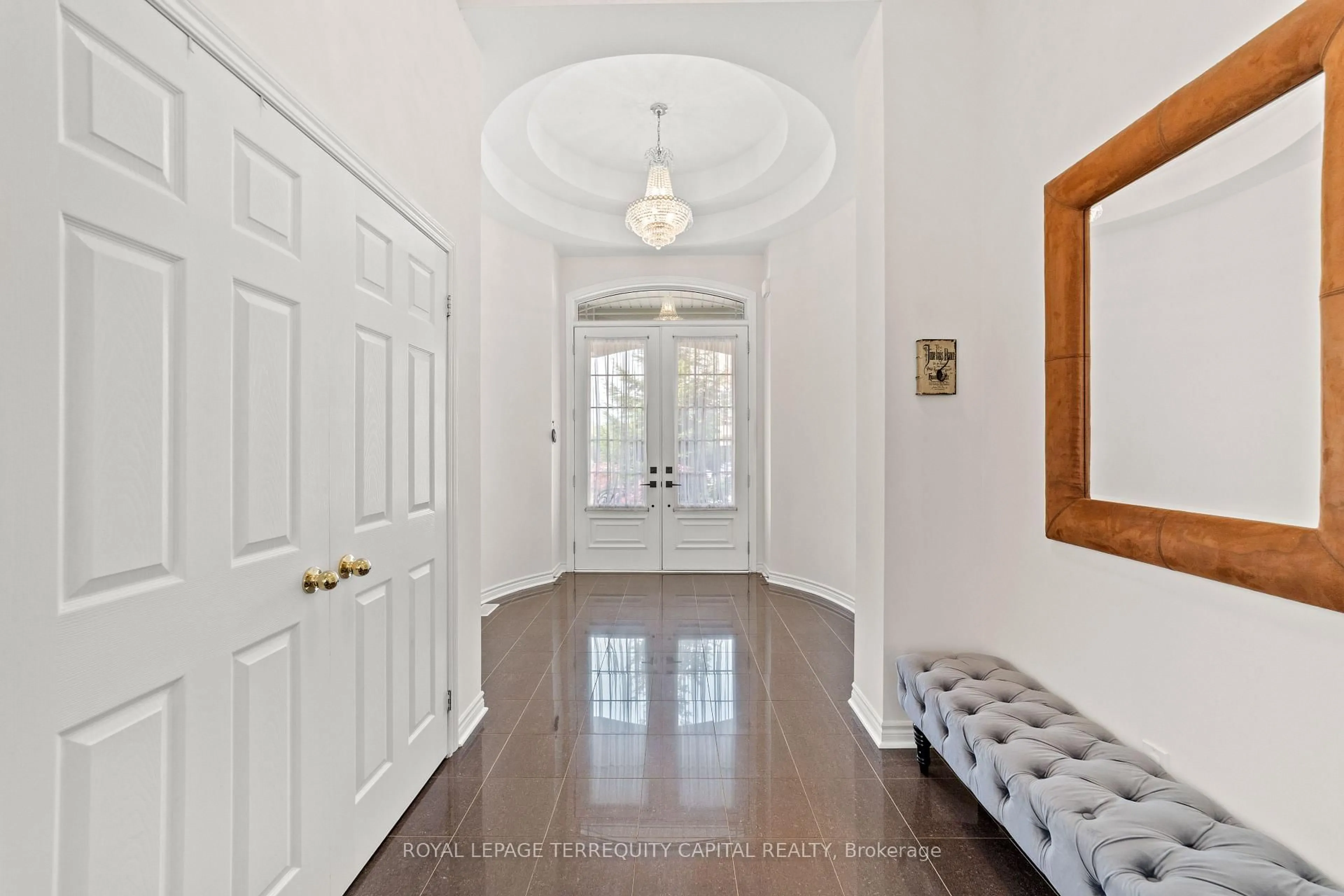 Indoor entryway for 55 Ironside Dr, Vaughan Ontario L4L 1A6