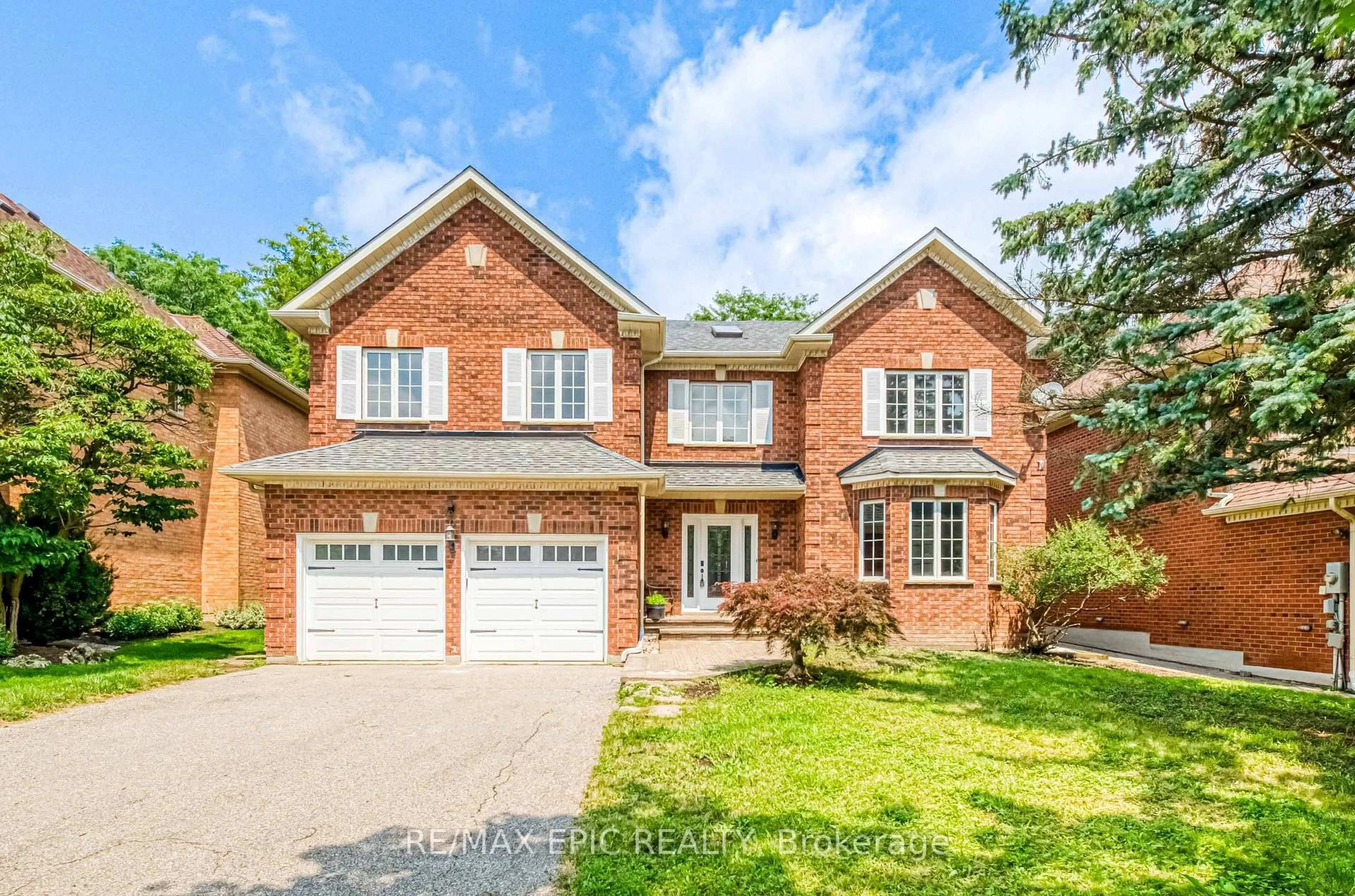 Home with brick exterior material, street for 961 Damascus Crt, Newmarket Ontario L3X 1L2