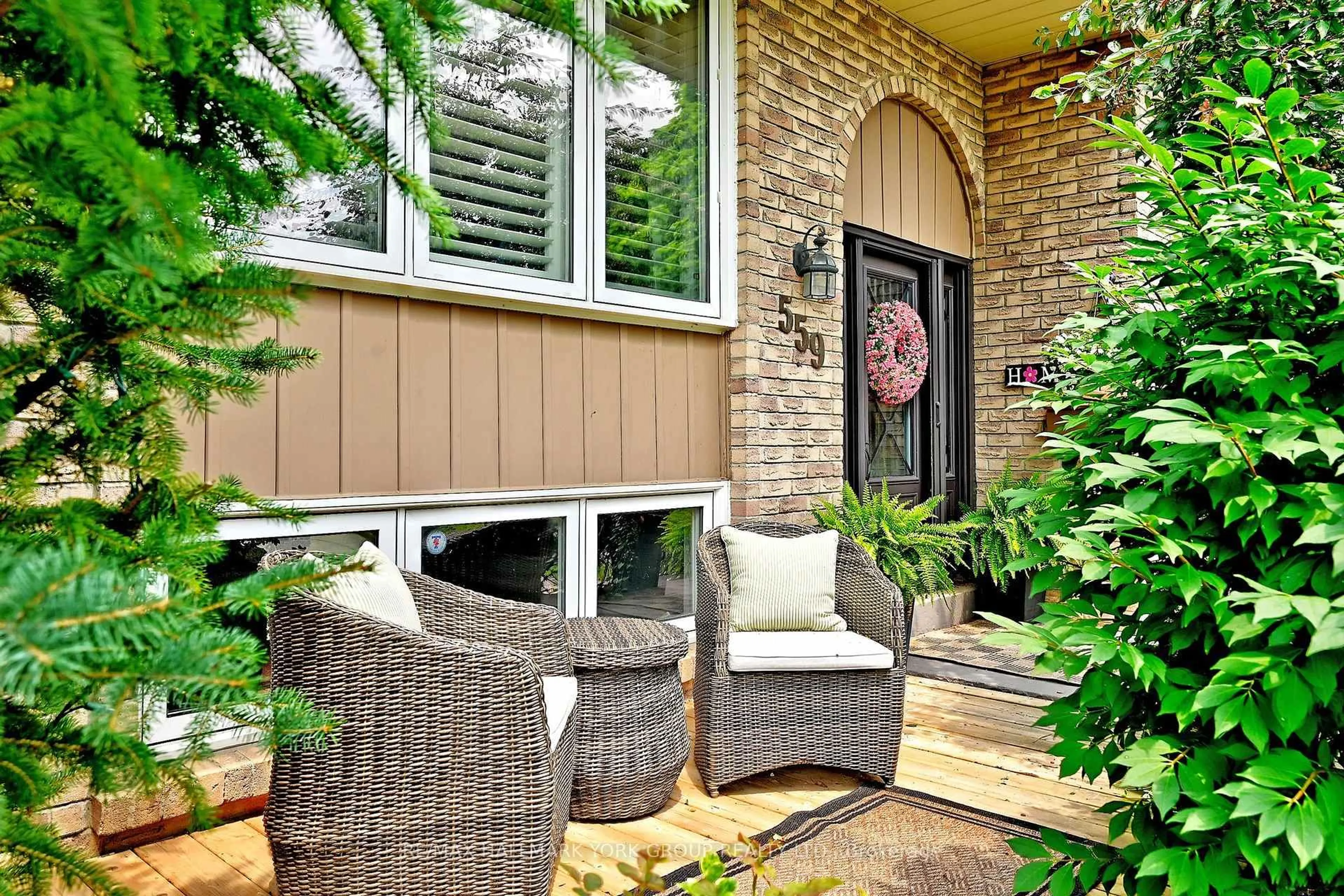 Patio, unknown for 559 Haines Rd, Newmarket Ontario L3Y 6V4
