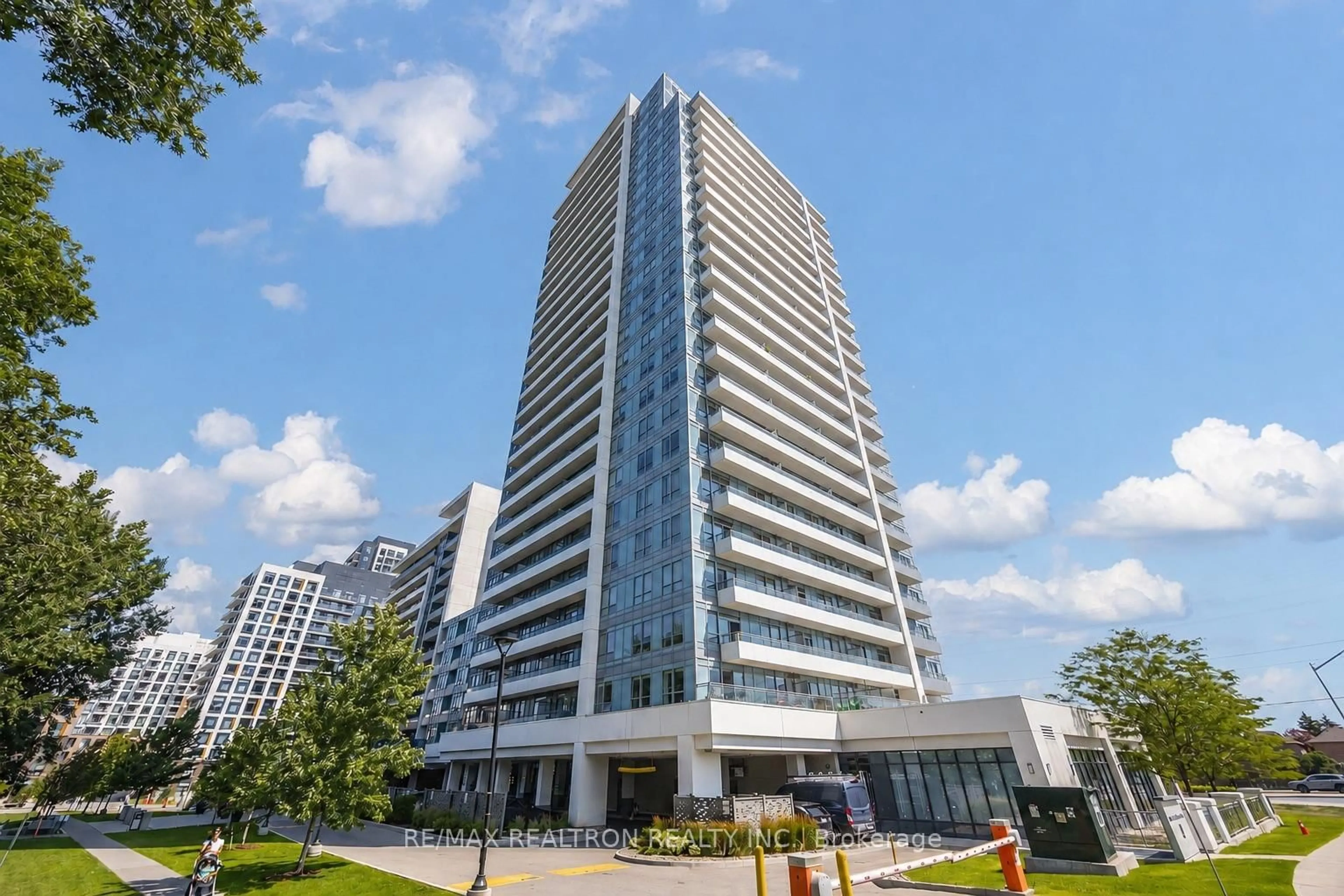 Indoor foyer for 7890 Bathurst St #1904, Vaughan Ontario L4J 0J8