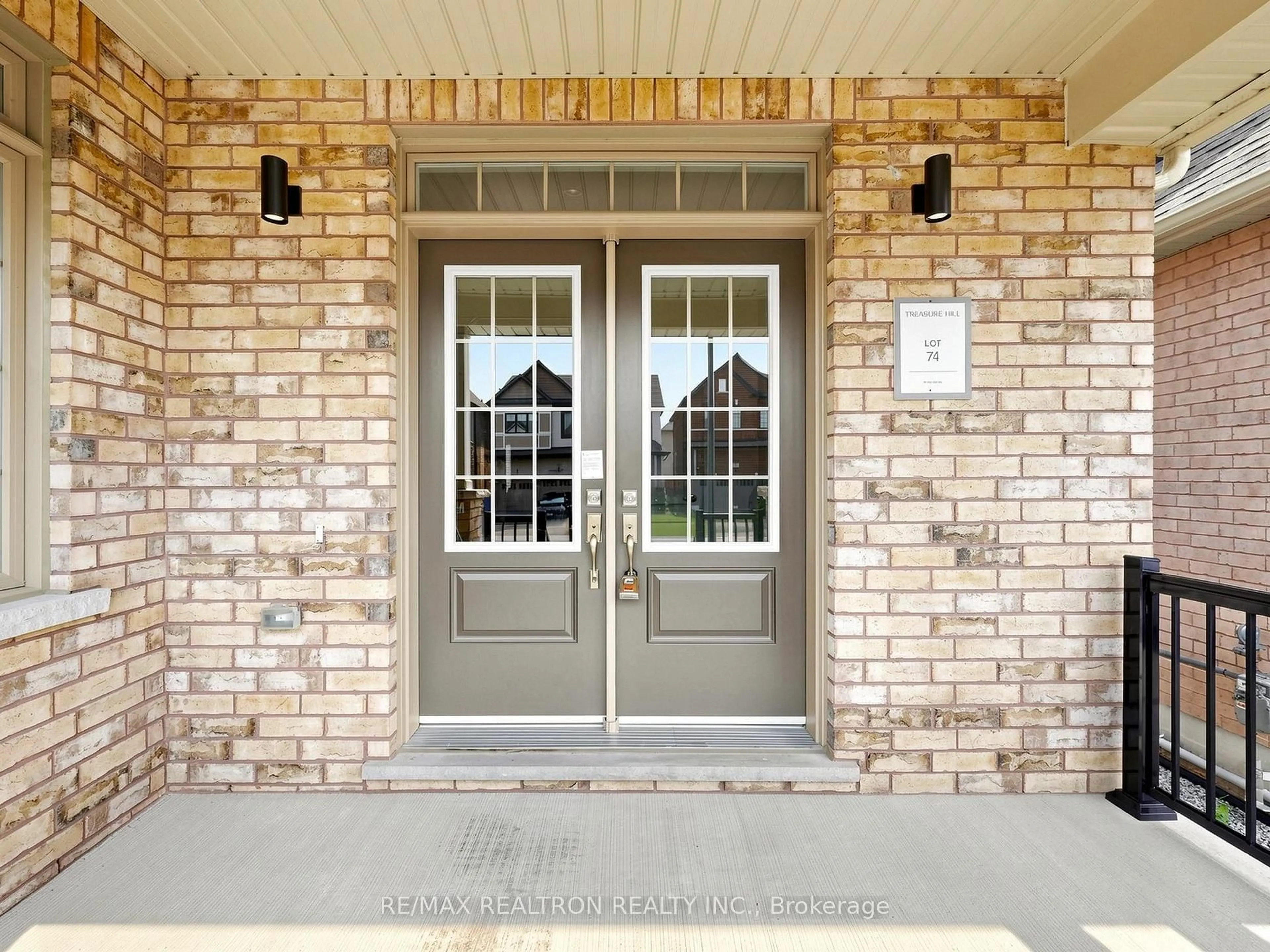 Home with brick exterior material, street for 31 Valleo St, Georgina Ontario L4P 0K1