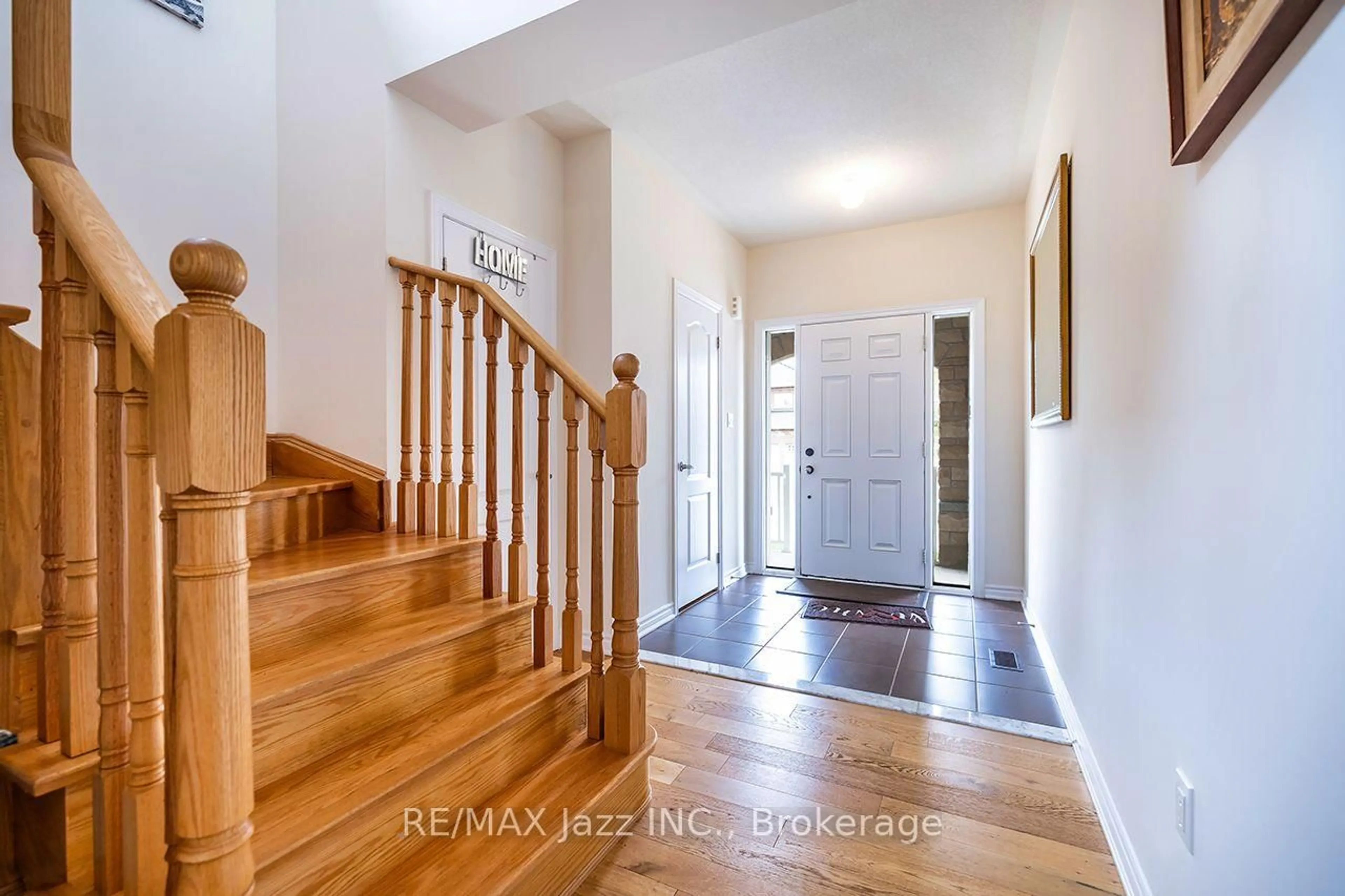 Indoor entryway for 23 Furniss St, Brock Ontario L0K 1A0