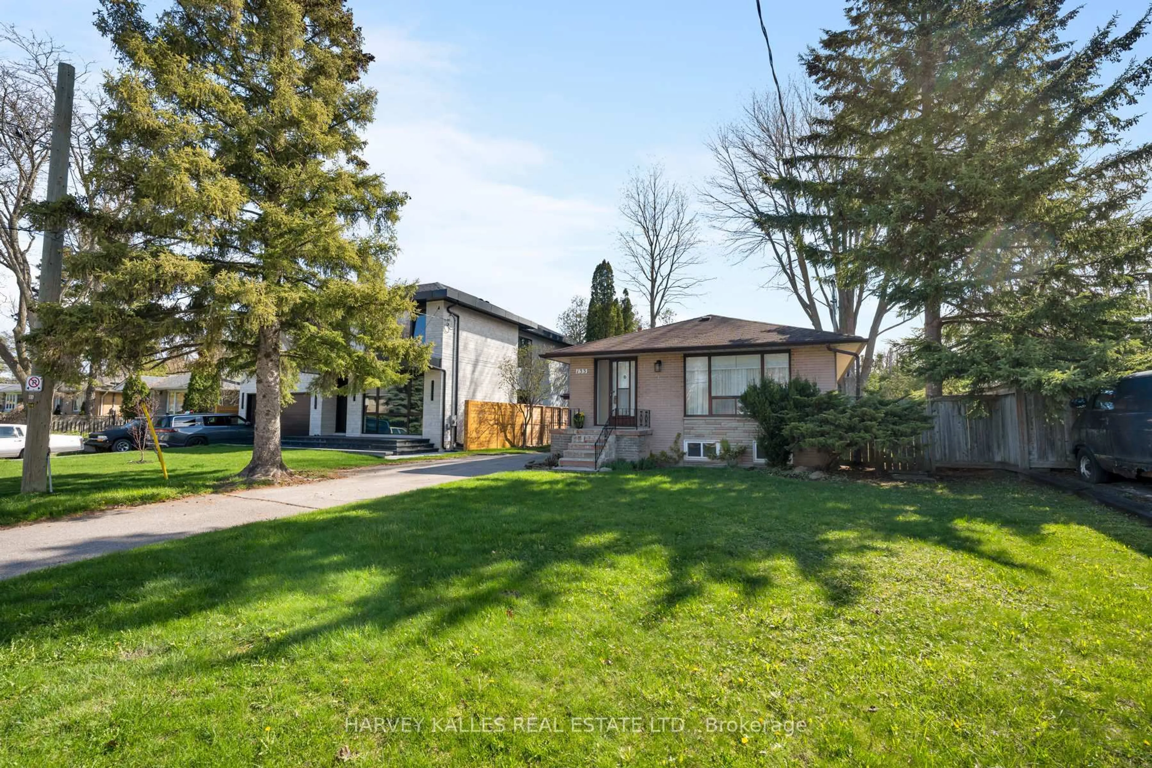 Unknown for 133 Wood Lane, Richmond Hill Ontario L4C 4W2