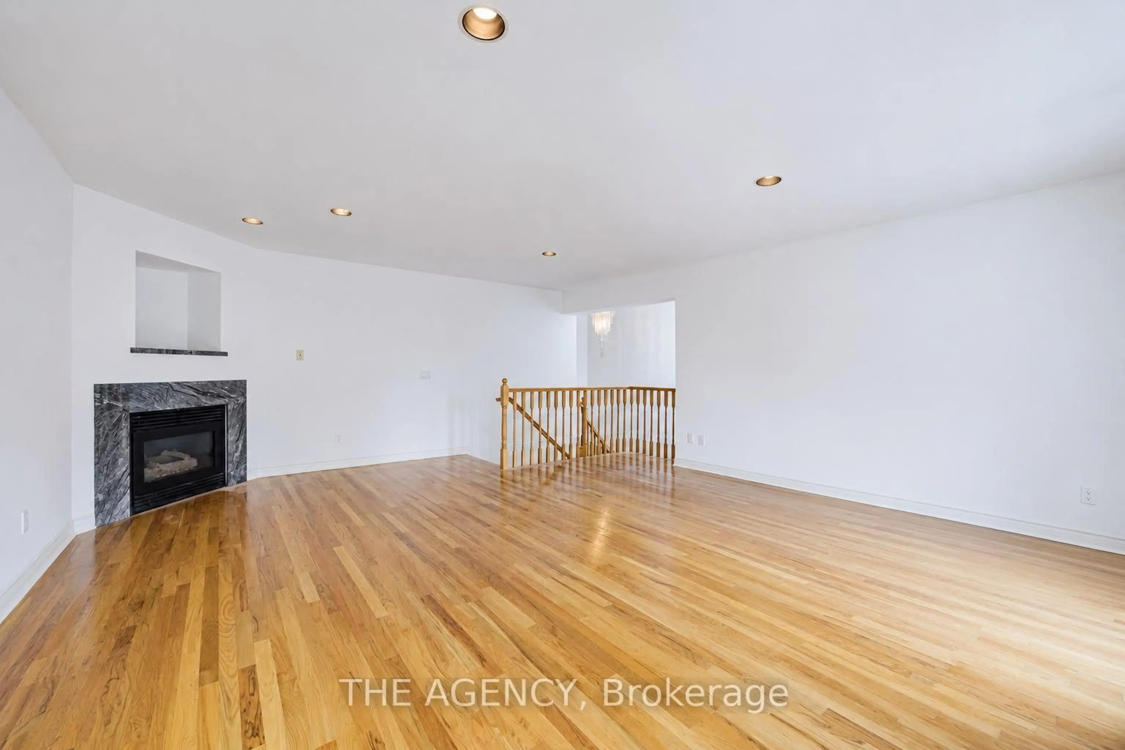 A pic of a room for 68 Townsgate Dr, Vaughan Ontario L4J 8A4