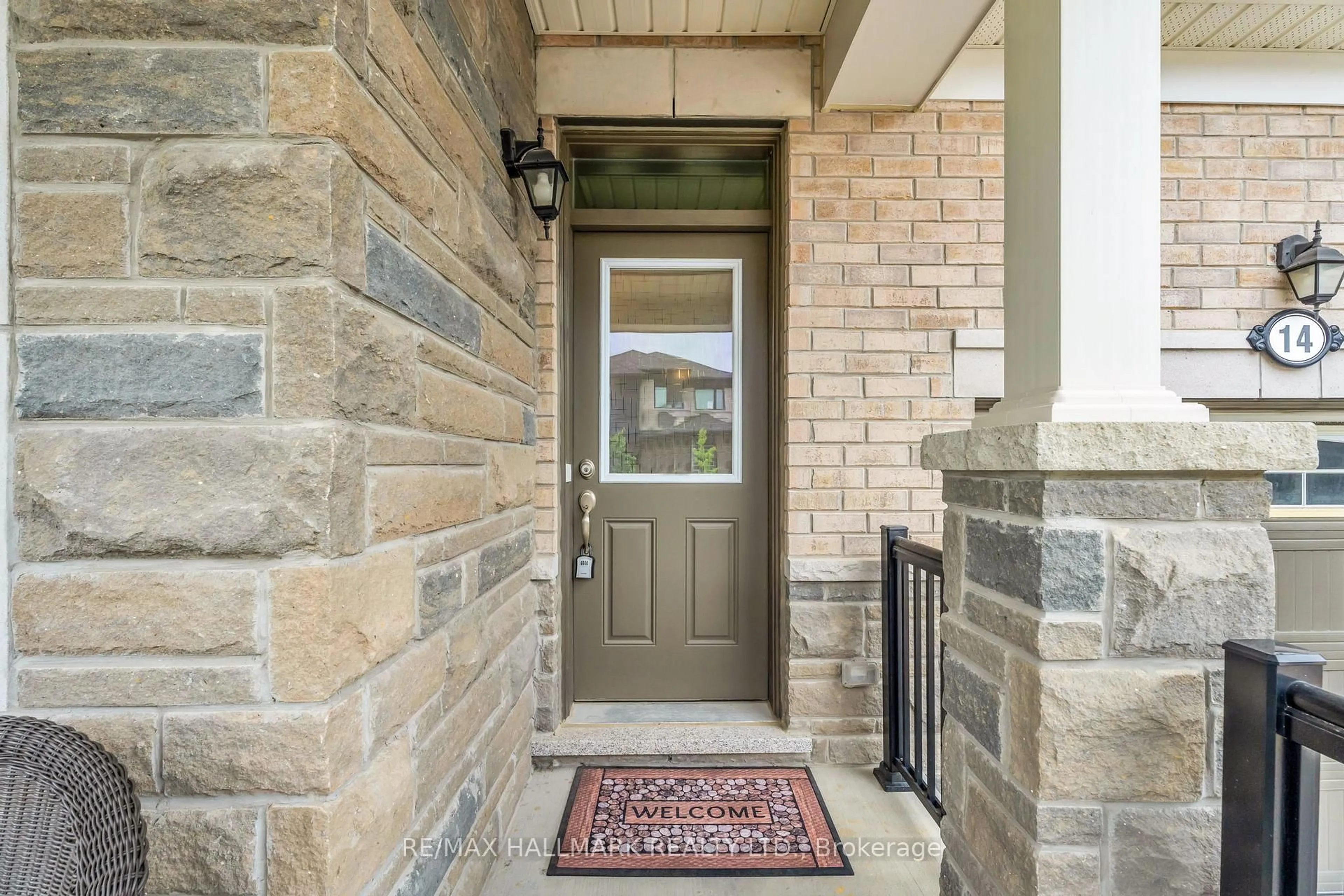 Indoor entryway for 14 Eberly Woods Dr, Markham Ontario L6C 3K5