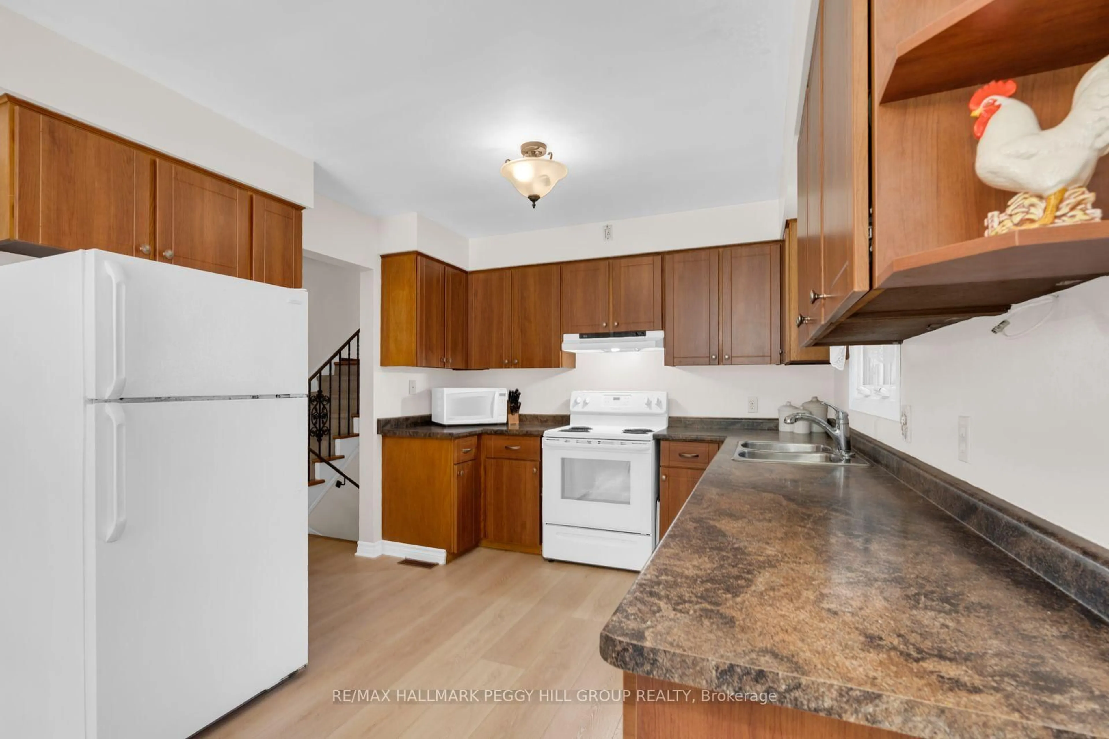 Standard kitchen, unknown for 2222 Victoria St, Innisfil Ontario L9S 1K5