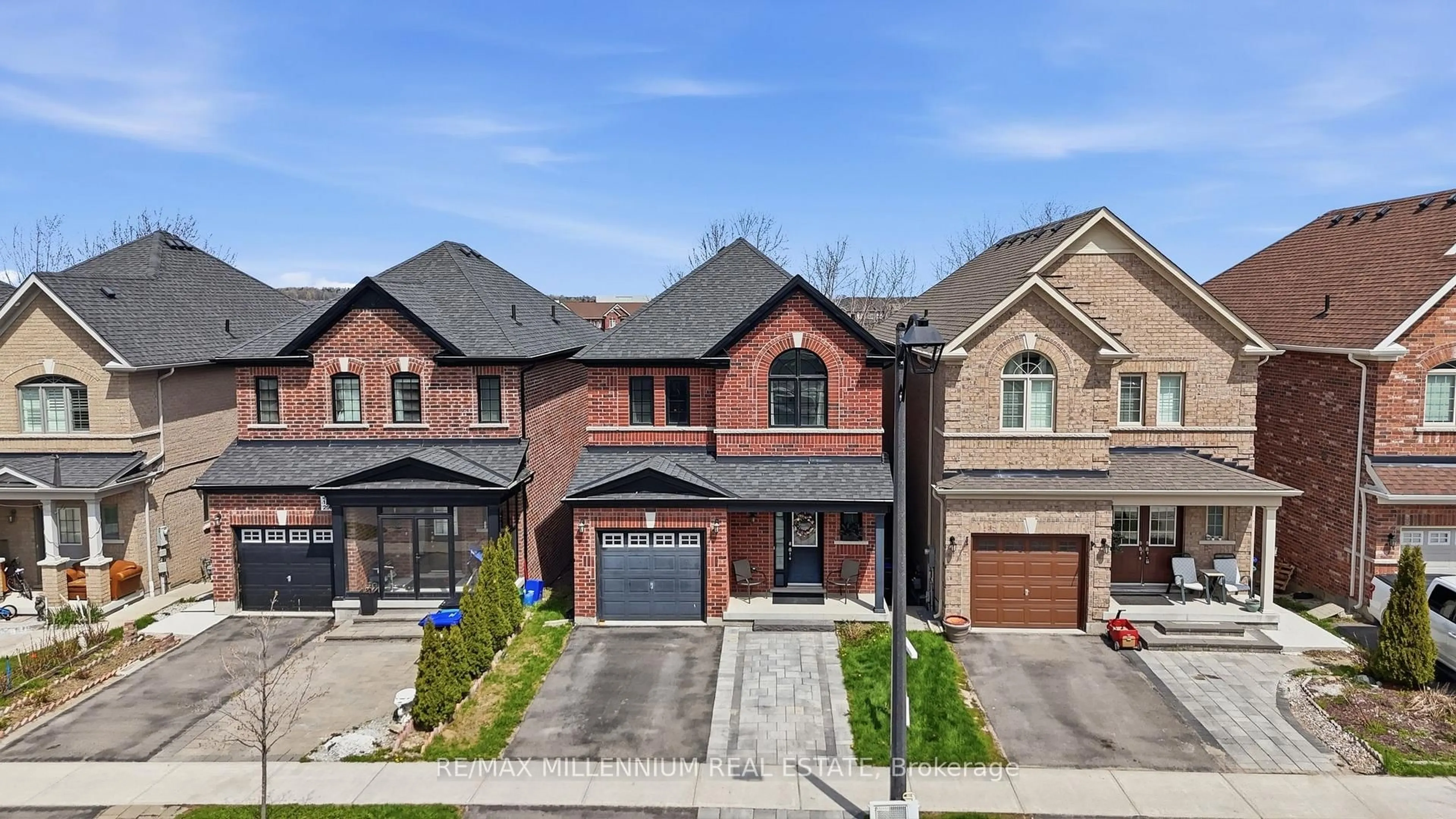 Home with brick exterior material, street for 296 Miller Park Ave, Bradford West Gwillimbury Ontario L3Z 0Y1
