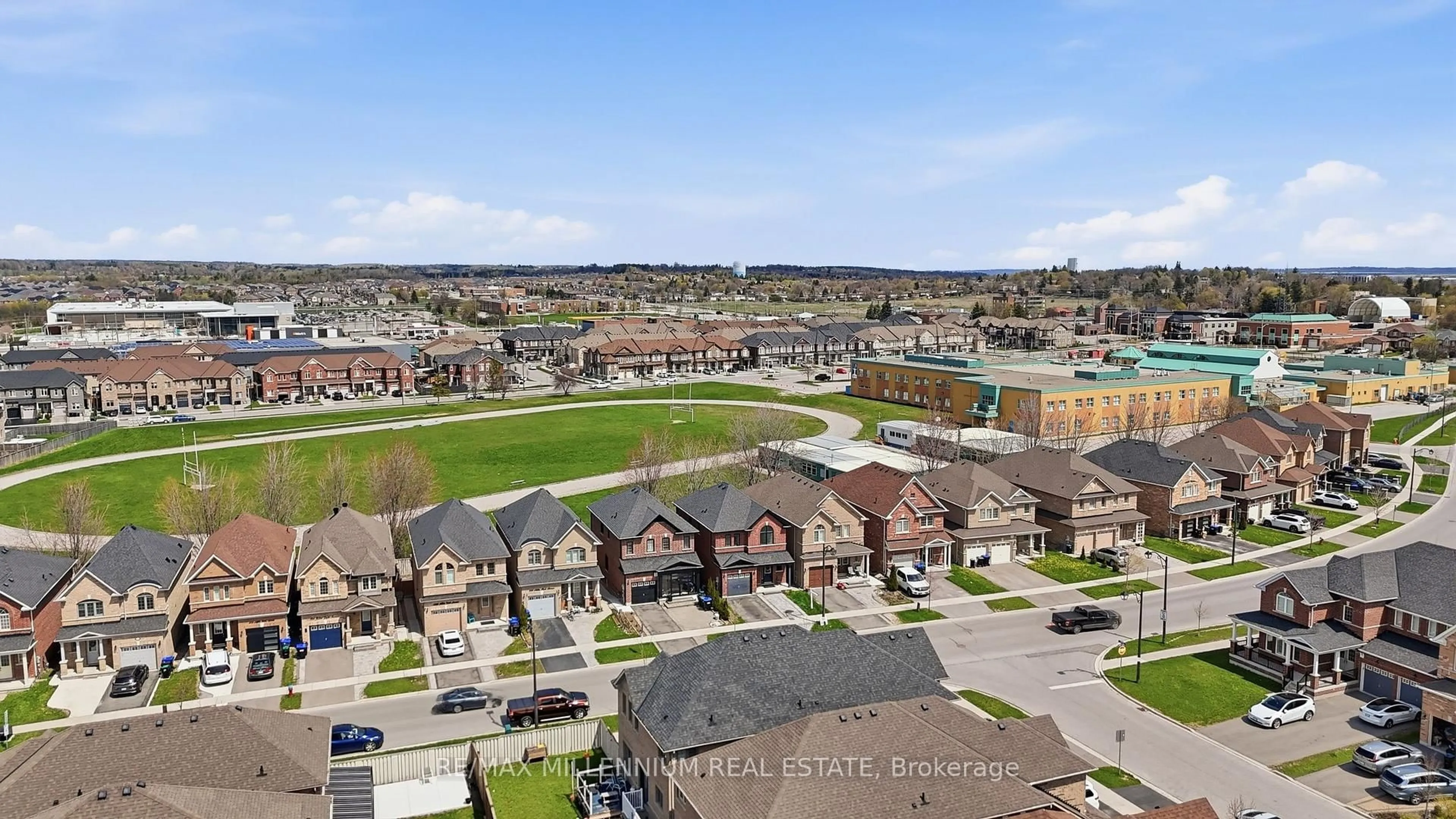 A pic from outside/outdoor area/front of a property/back of a property/a pic from drone, mountain view for 296 Miller Park Ave, Bradford West Gwillimbury Ontario L3Z 0Y1
