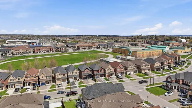296 Miller Park Ave, Bradford West Gwillimbury 3