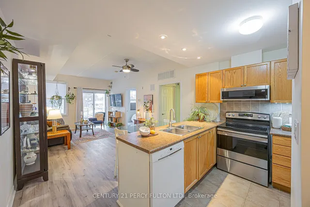 220 Main St #211, Uxbridge 5