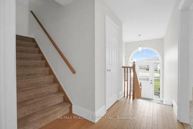 121 Riverglen Dr, Georgina 5