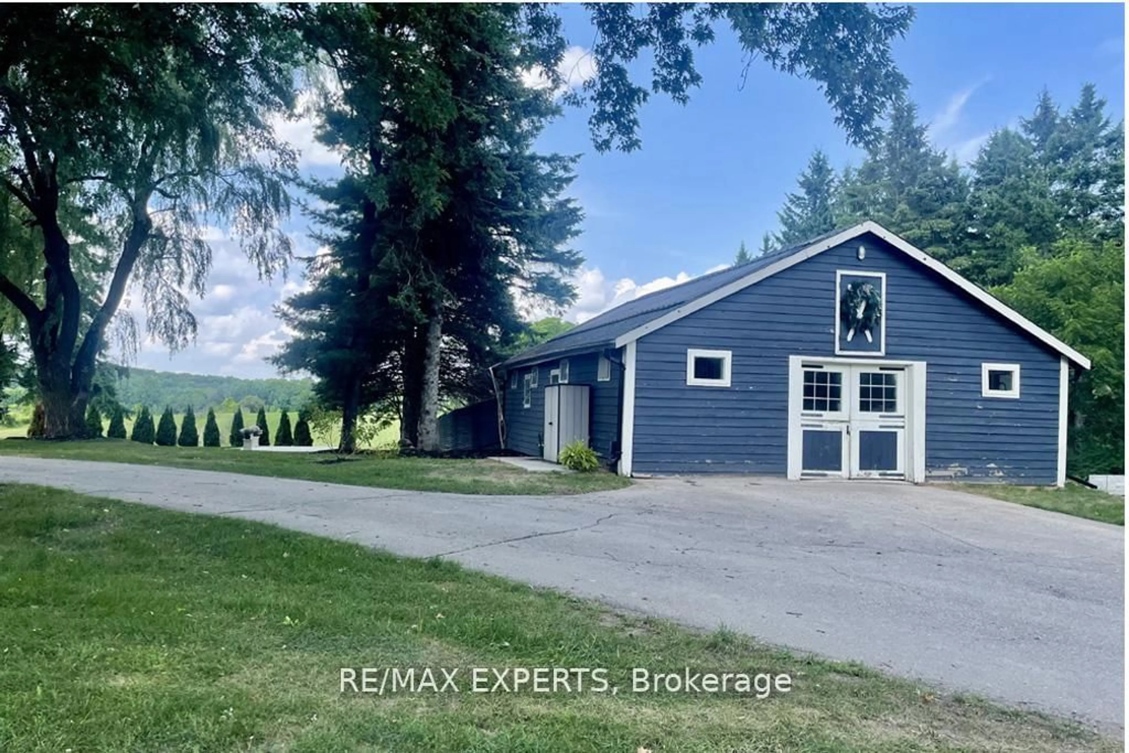 A pic from outside/outdoor area/front of a property/back of a property/a pic from drone, unknown for 5502 16th Sdrd, King Ontario L0G 1T0