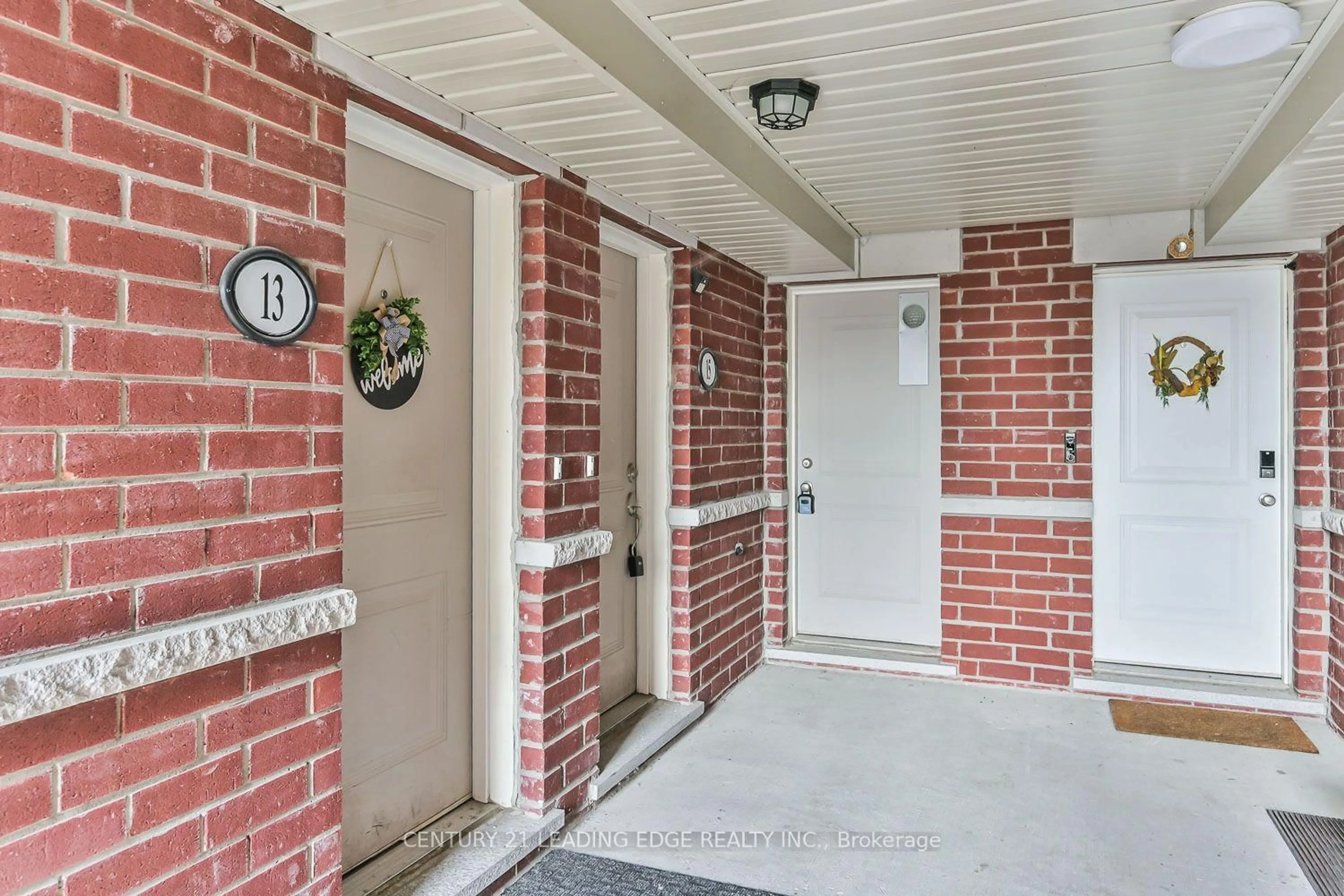 Indoor entryway for 8 Villa Ada Dr, Markham Ontario L6B 1N7