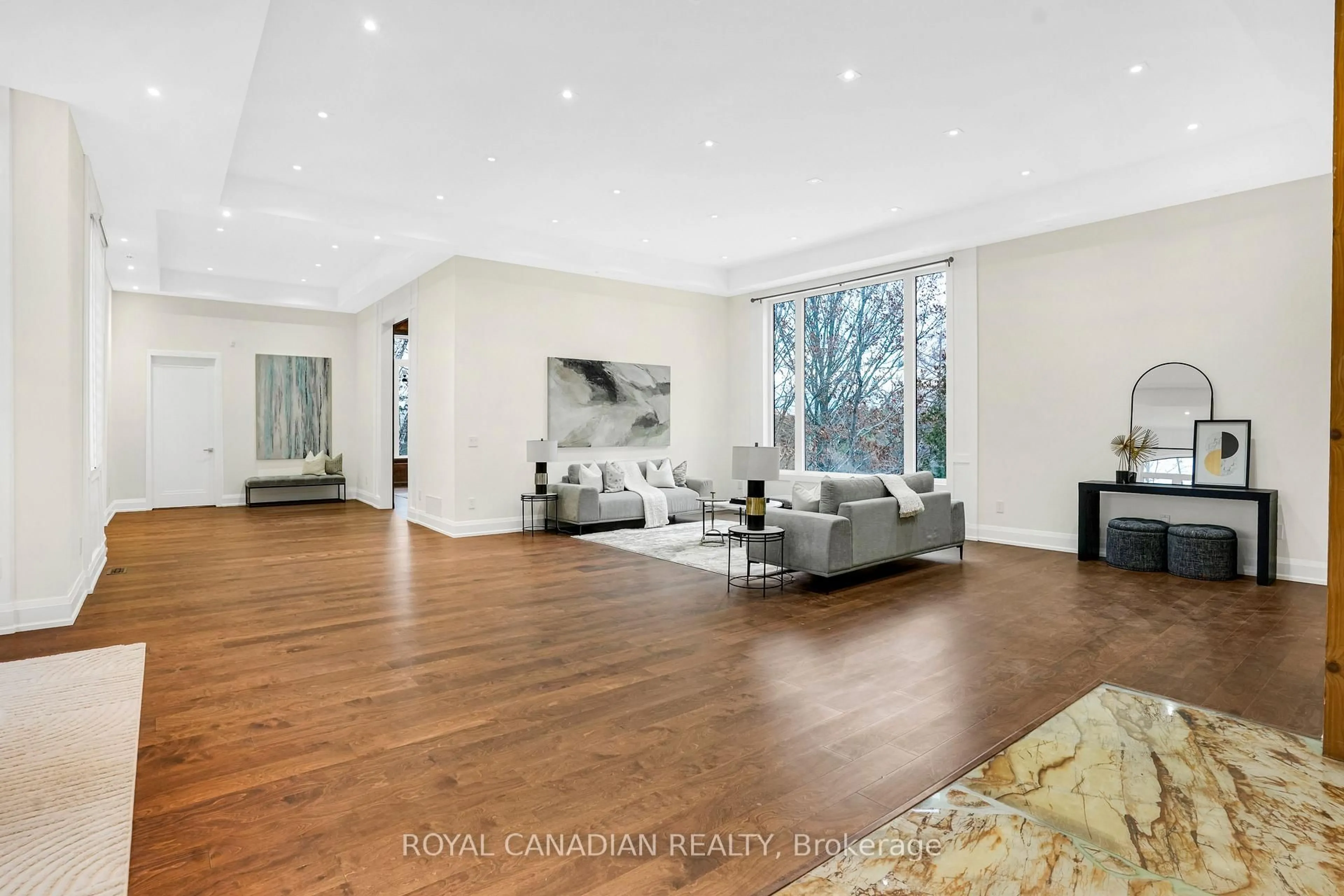 Living room with furniture, unknown for 15 Glenview Heights Lane, King Ontario L3Y 4V9