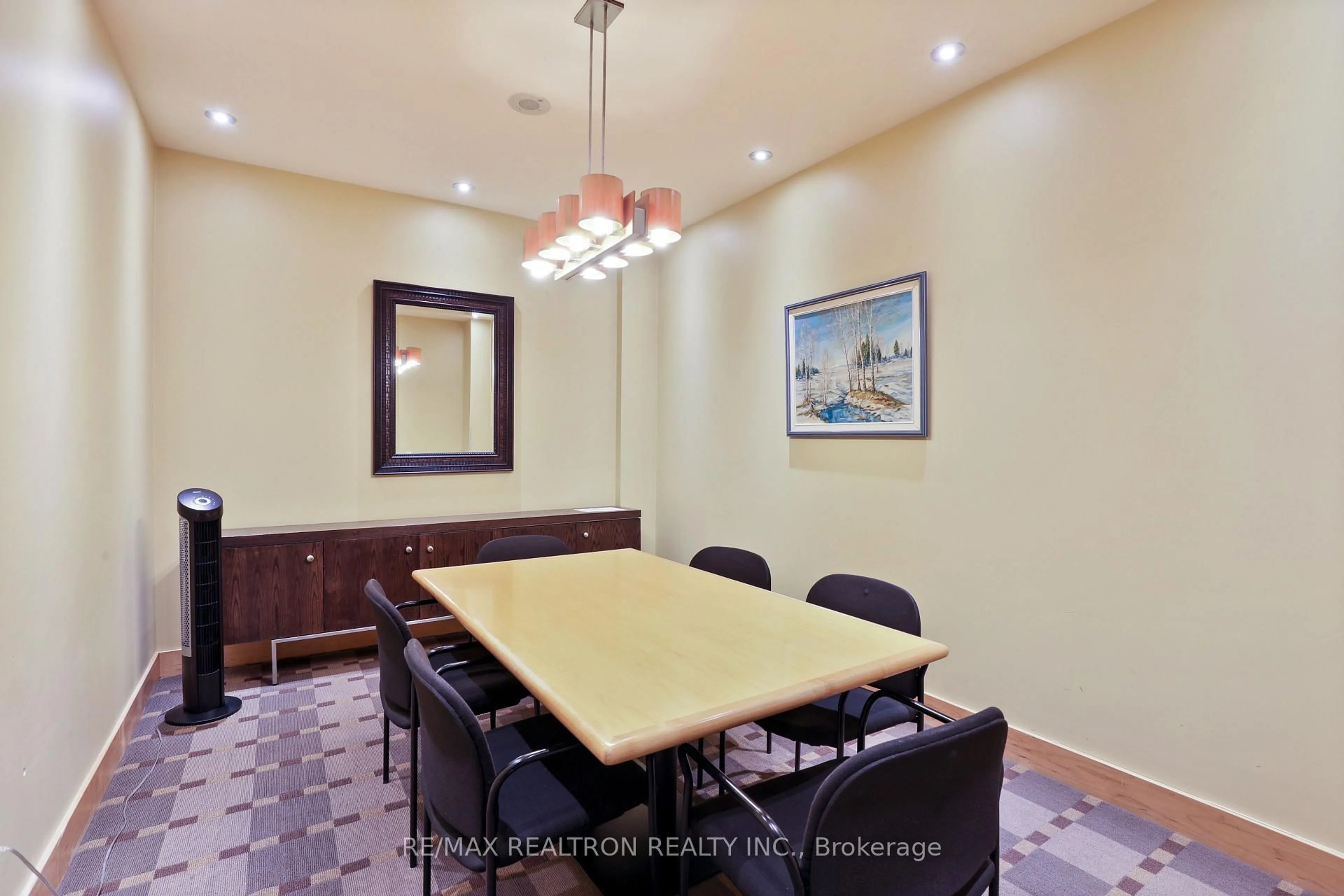Dining room, ceramic/tile floor for 48 Suncrest Blvd #112, Markham Ontario L3T 7Y5