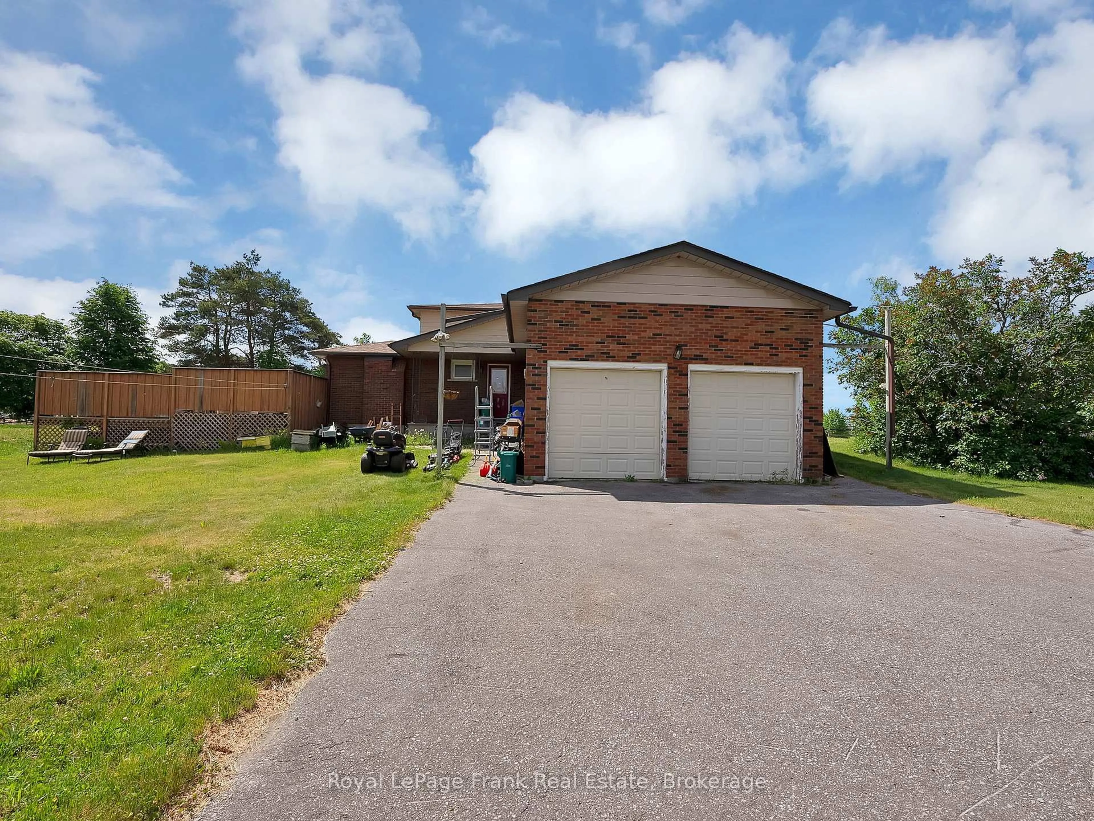 A pic from outside/outdoor area/front of a property/back of a property/a pic from drone, unknown for 6489 Concession 5 Rd, Uxbridge Ontario L9P 1R1