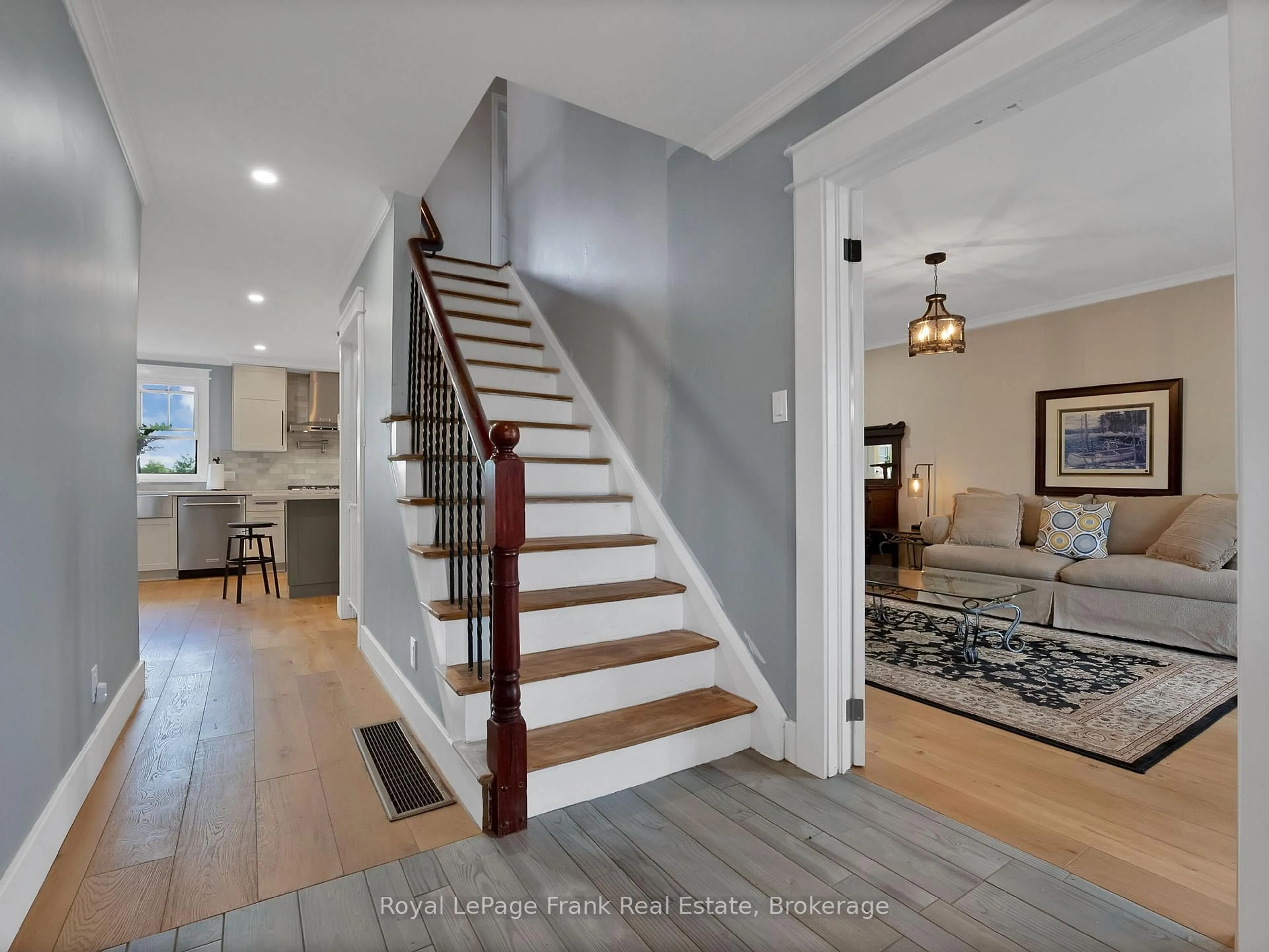 Indoor entryway for 6489 Concession 5 Rd, Uxbridge Ontario L9P 1R1