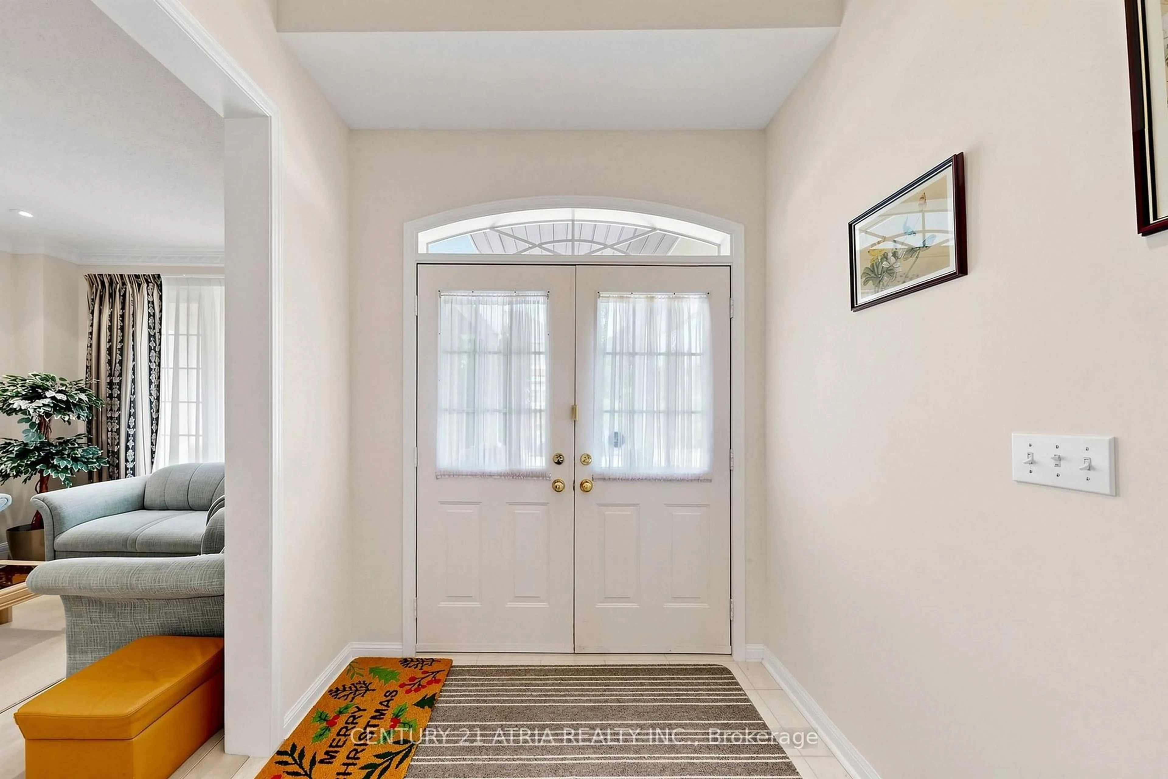 Indoor entryway for 3 King Henry Dr, Markham Ontario L6C 2N1