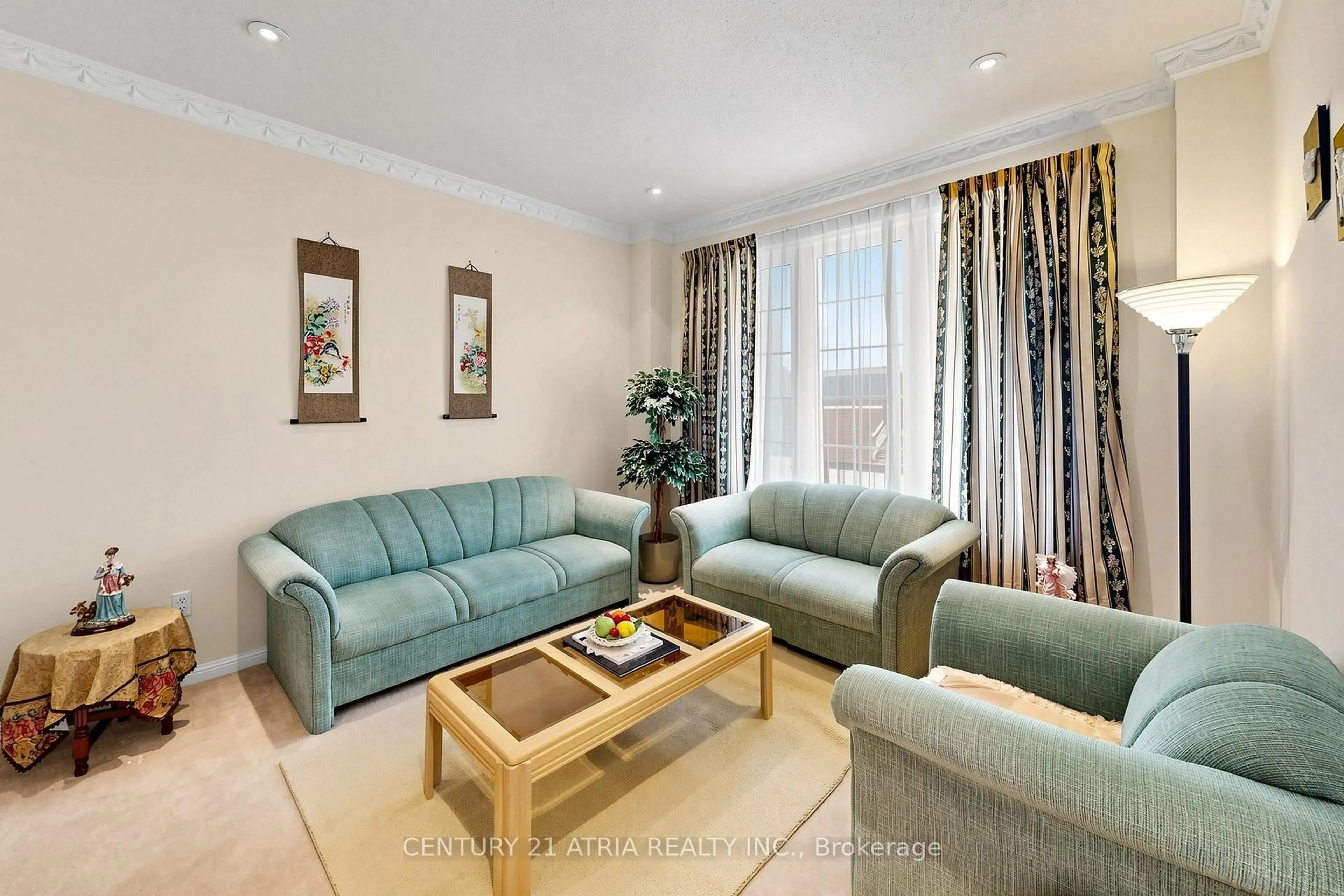 Living room with furniture, unknown for 3 King Henry Dr, Markham Ontario L6C 2N1