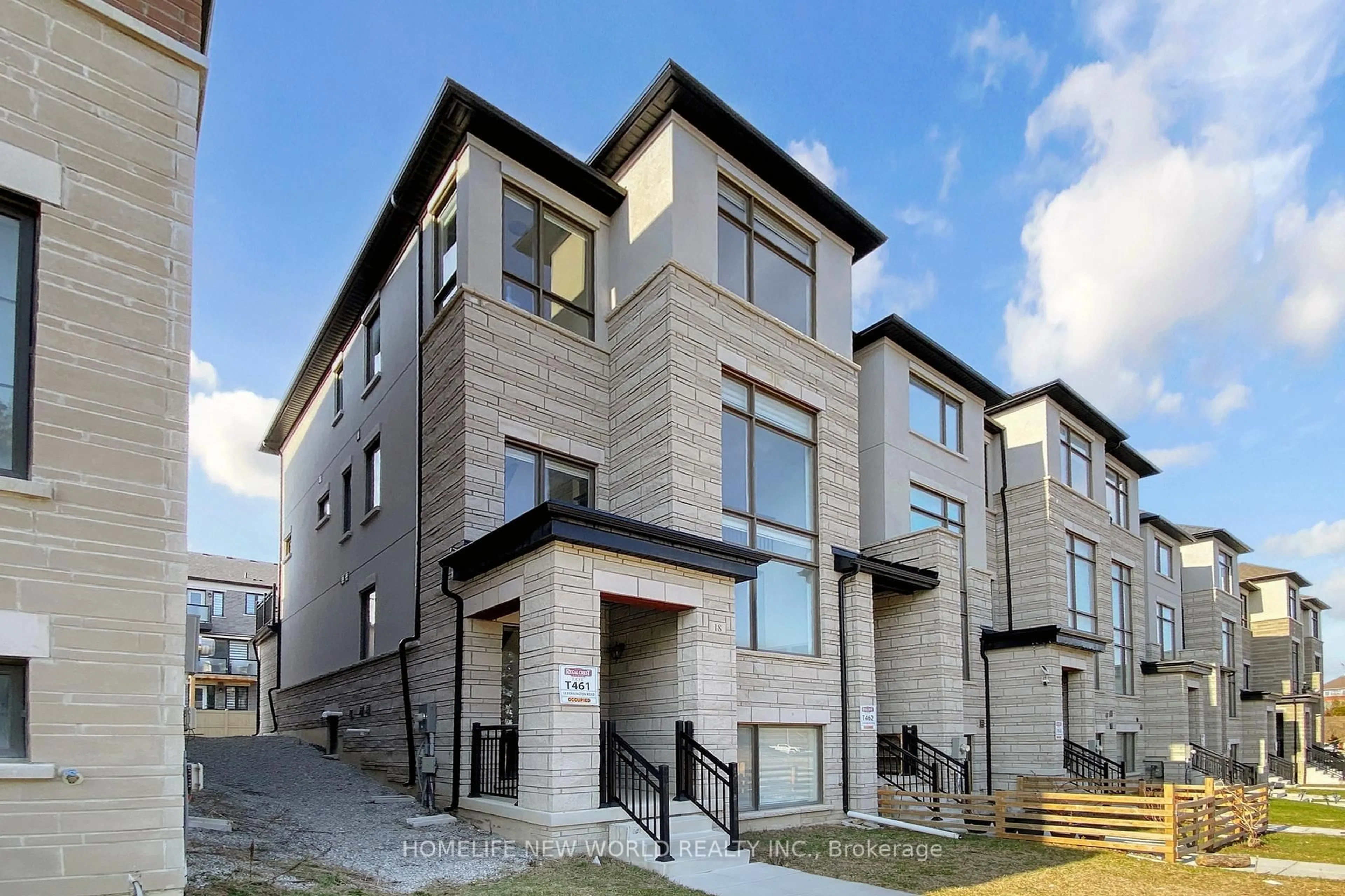 Unknown for 18 Bennington Rd, Newmarket Ontario L3X 0M8