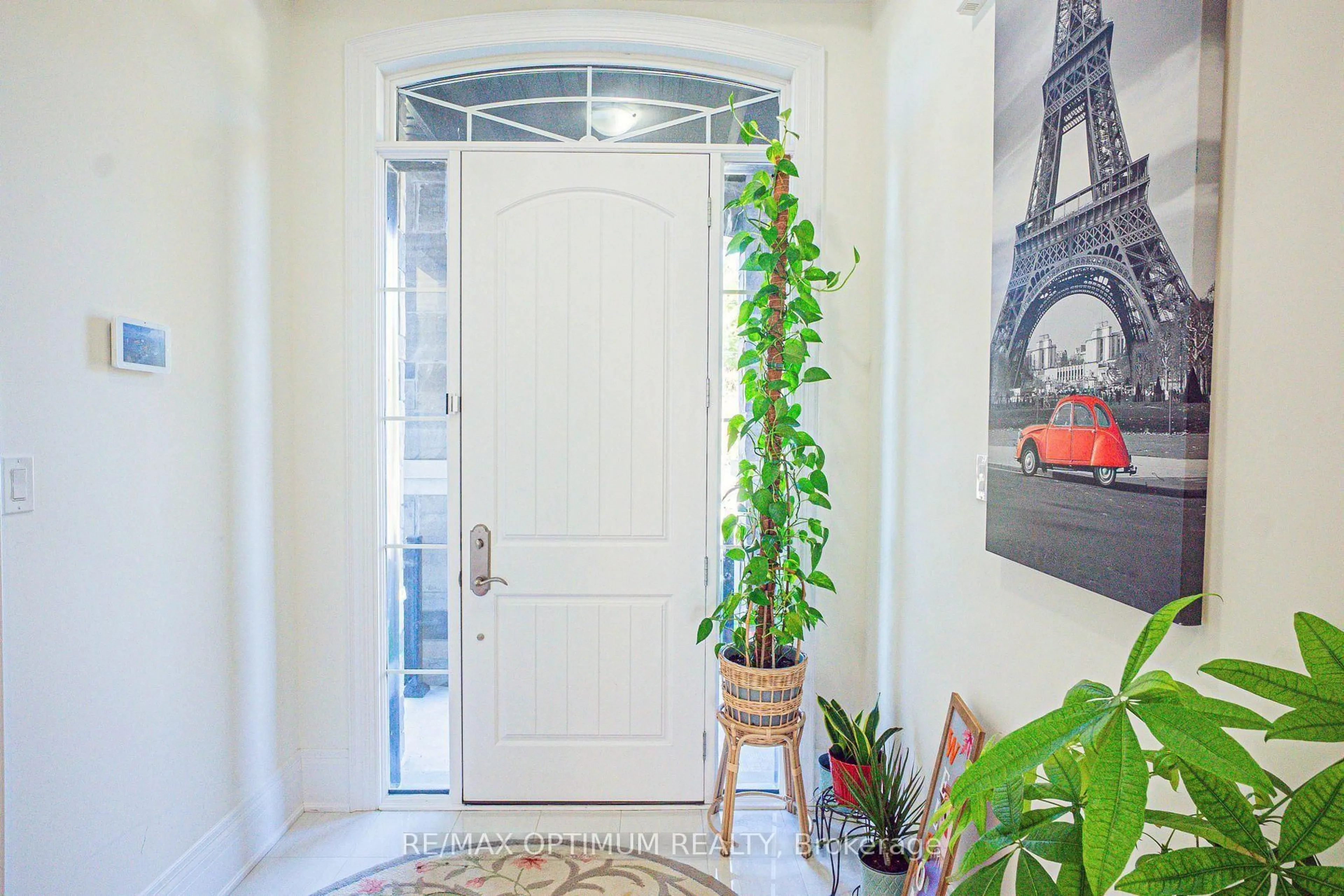 Indoor entryway for 53 Kinburn Cres, Vaughan Ontario L3L 0E9