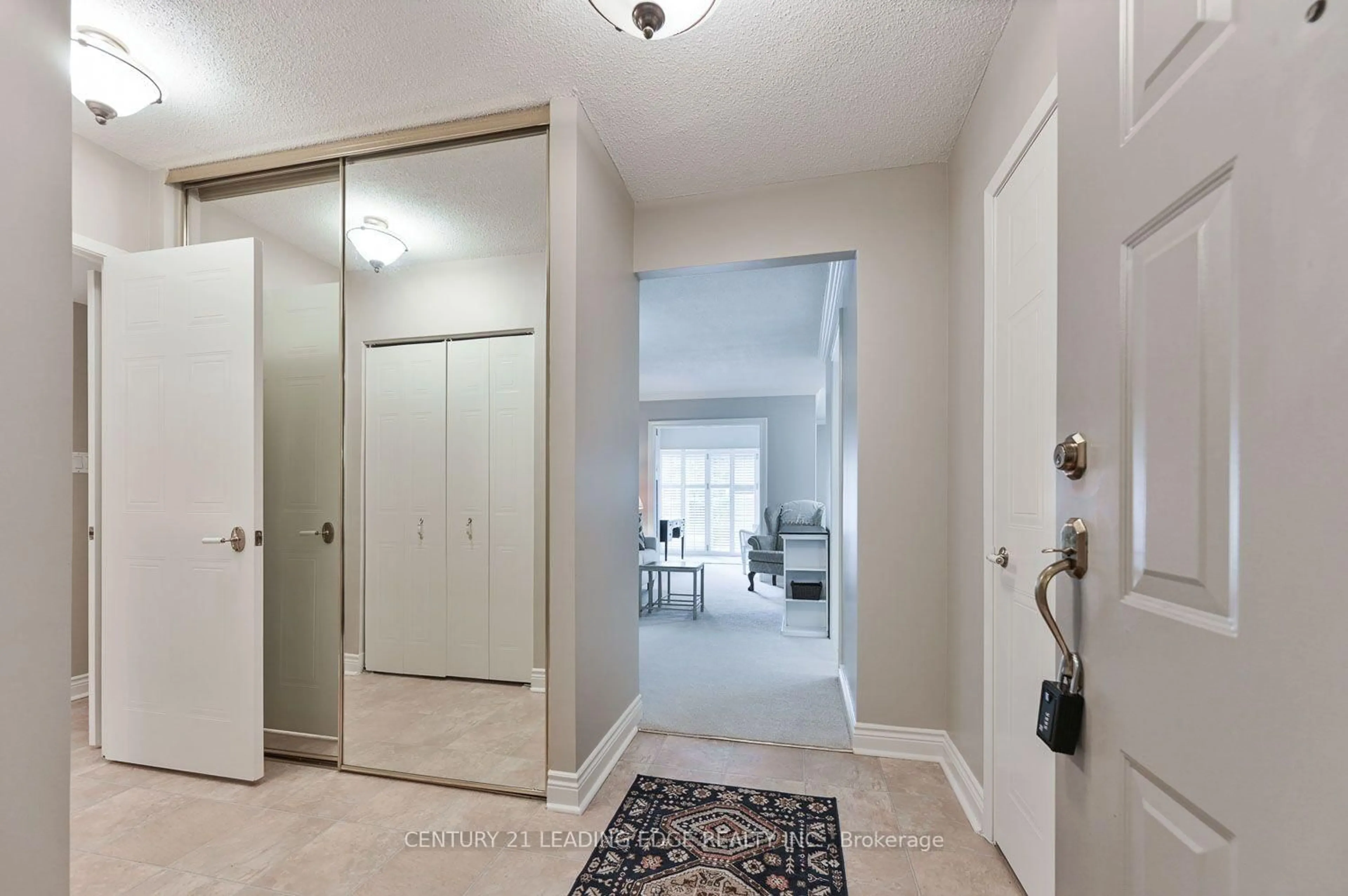 Indoor entryway for 100 Anna Russell Way #103, Markham Ontario L3R 6C7
