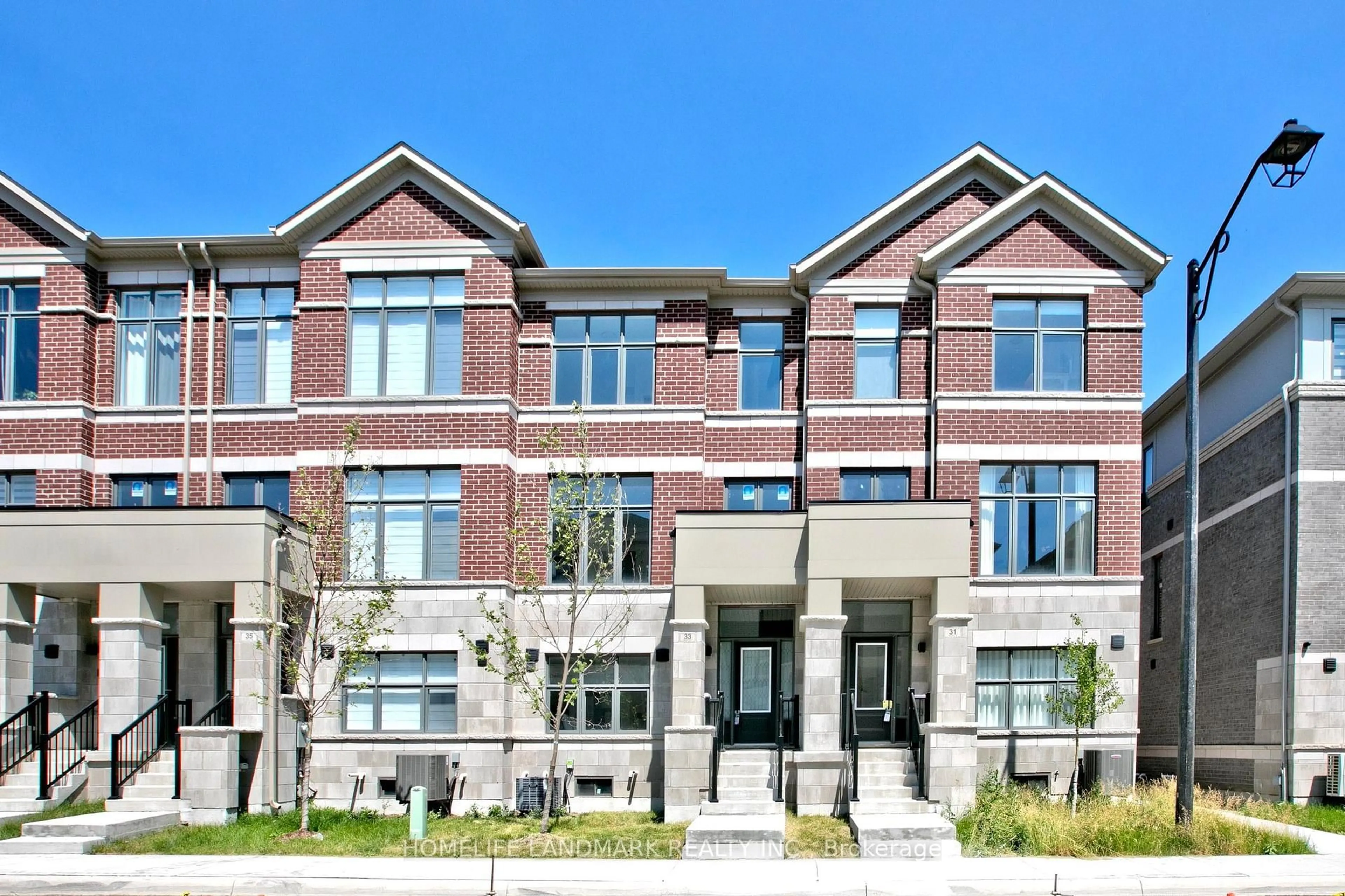 Home with brick exterior material, building for 33 Kahshe Lane, Richmond Hill Ontario L4S 0N7