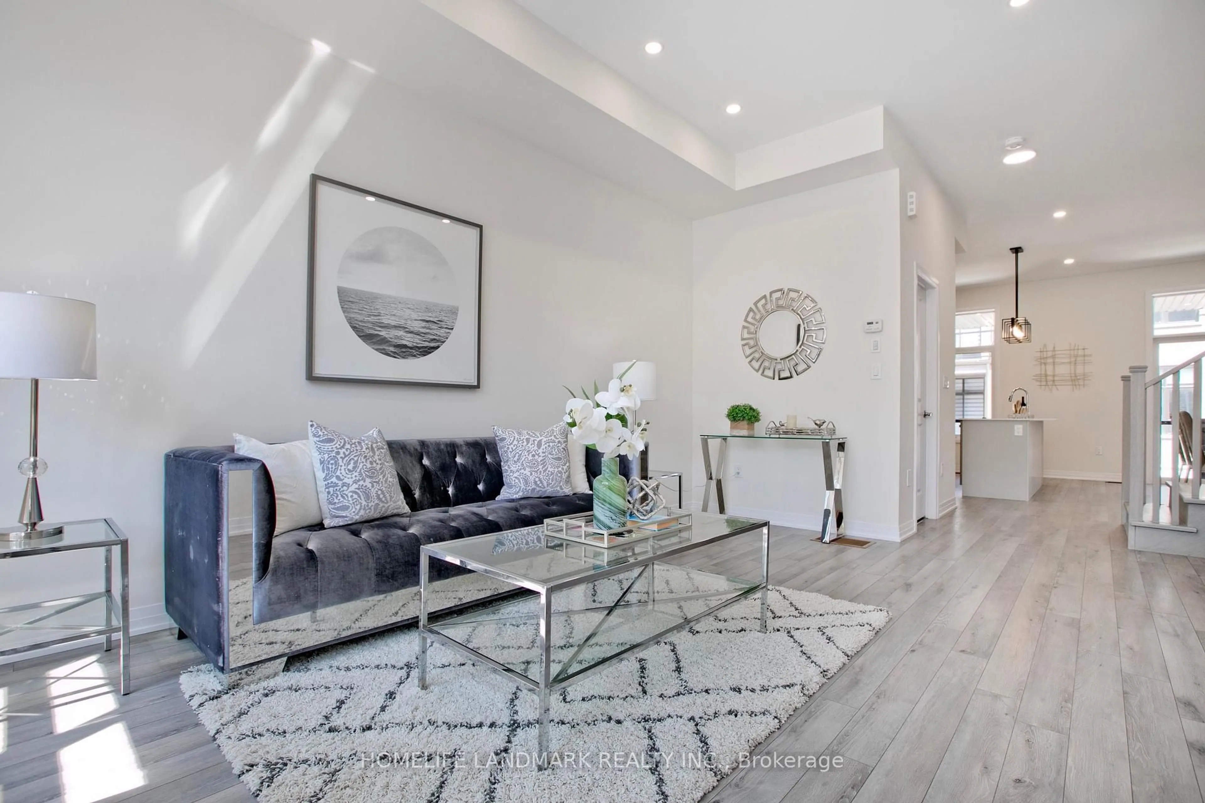 Living room with furniture, unknown for 33 Kahshe Lane, Richmond Hill Ontario L4S 0N7