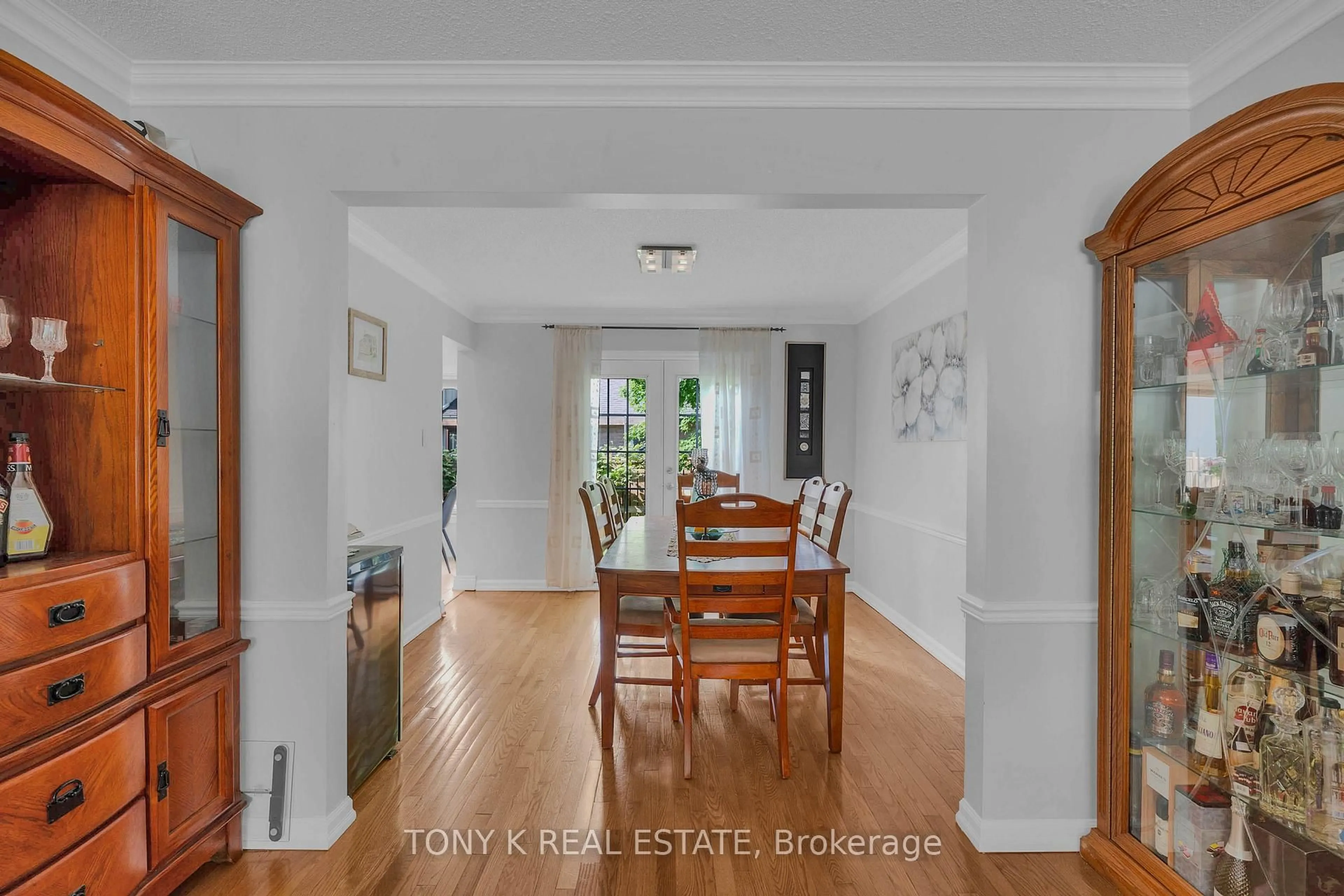 Dining room, unknown for 515 London Rd, Newmarket Ontario L3Y 6E4