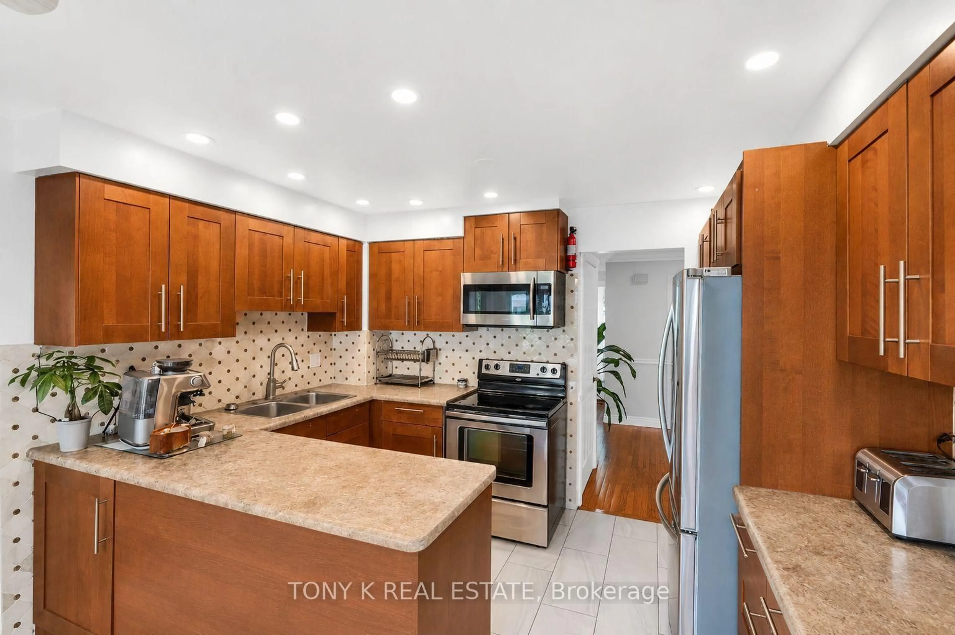 Unknown for 515 London Rd, Newmarket Ontario L3Y 6E4