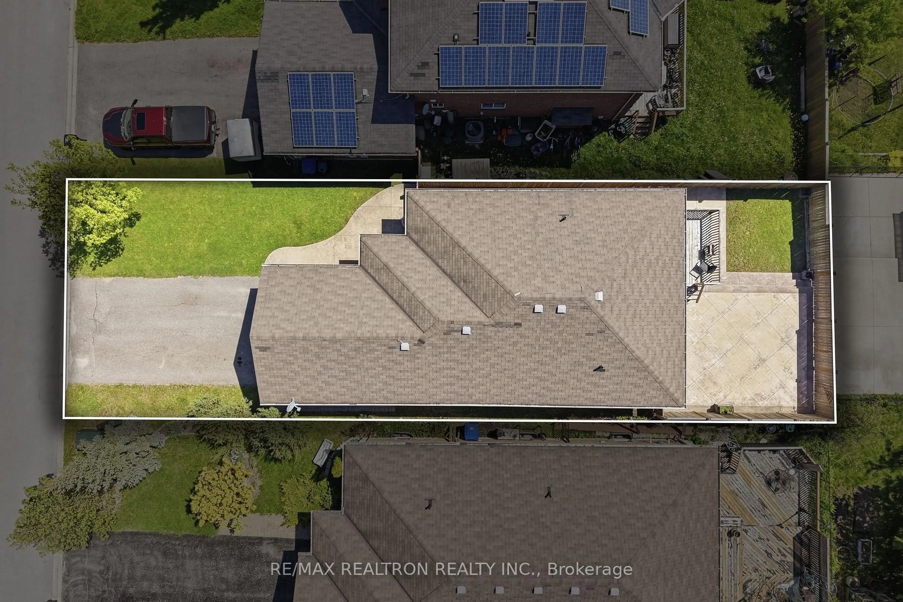 A pic from outside/outdoor area/front of a property/back of a property/a pic from drone, street for 1510 Rankin Way, Innisfil Ontario L9S 0C6
