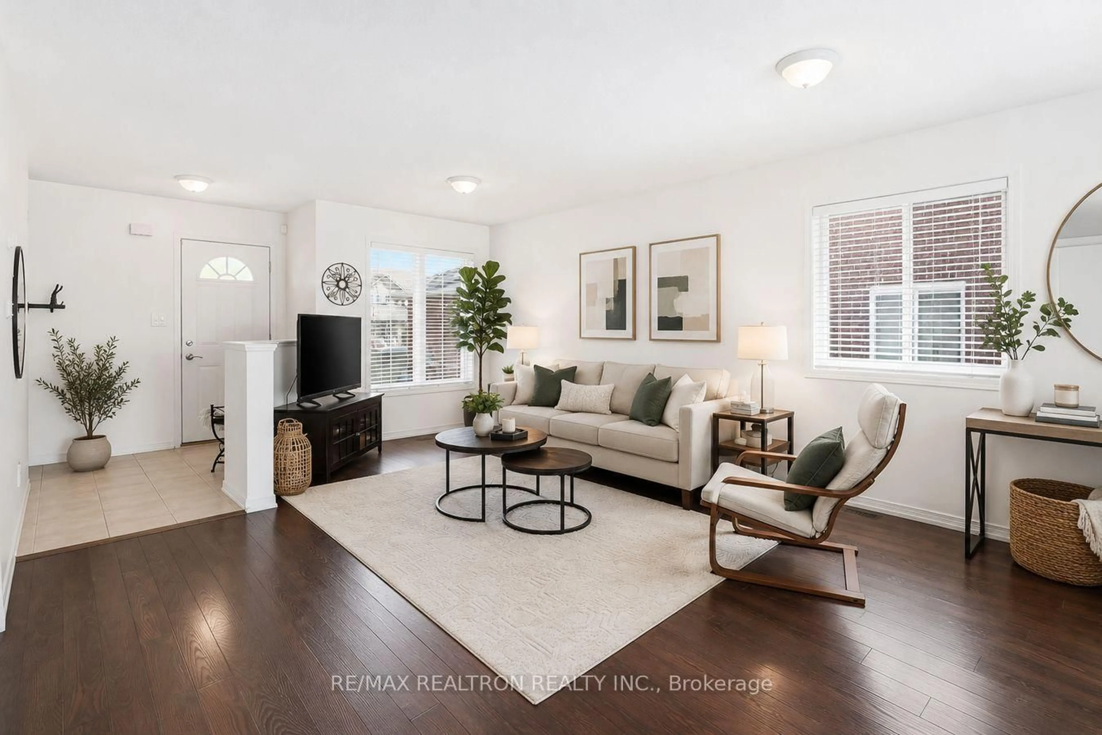 Living room with furniture, unknown for 1510 Rankin Way, Innisfil Ontario L9S 0C6