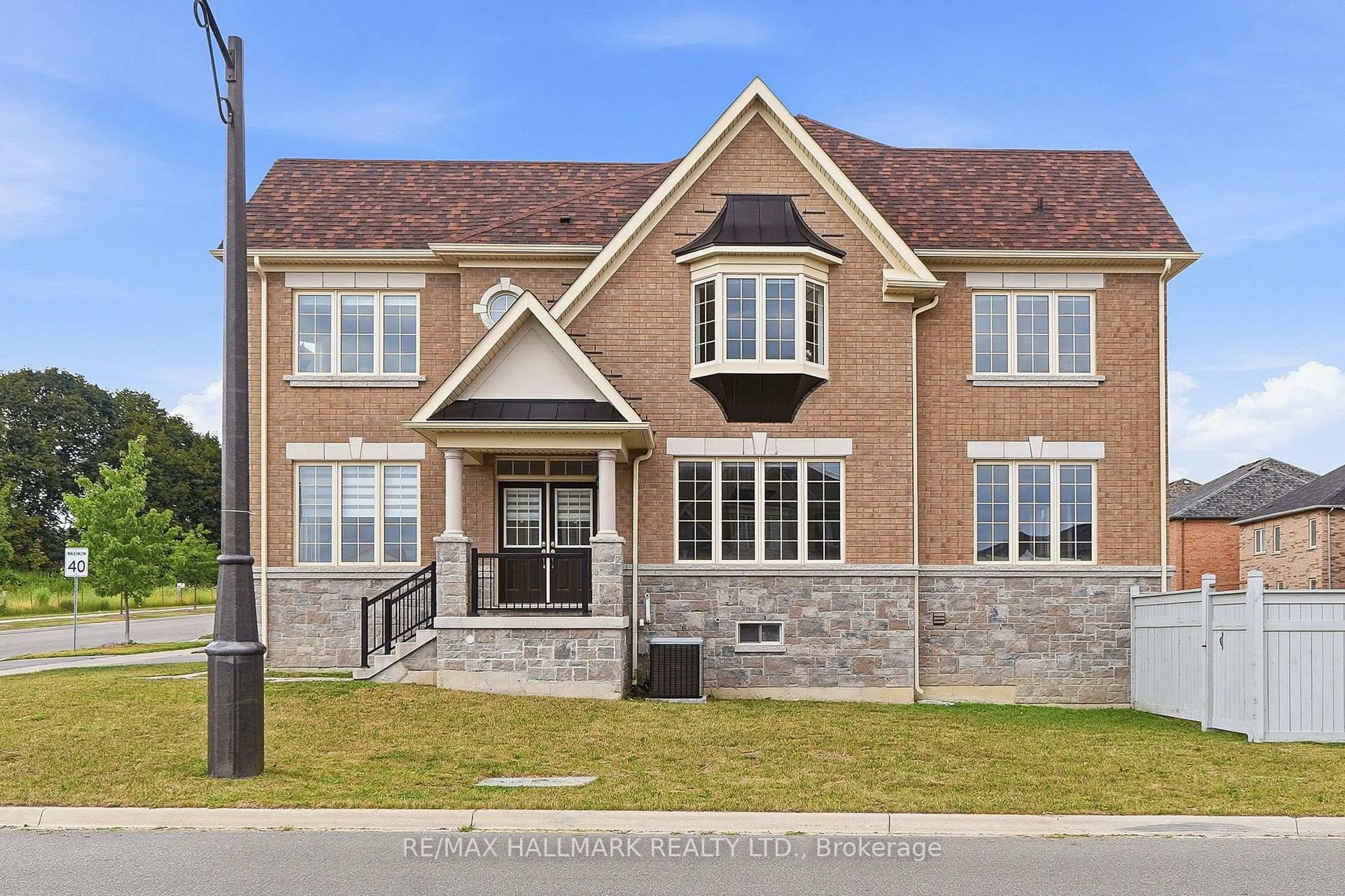 Home with brick exterior material, street for 1021 Langford Blvd, Bradford West Gwillimbury Ontario L3Z 4K9