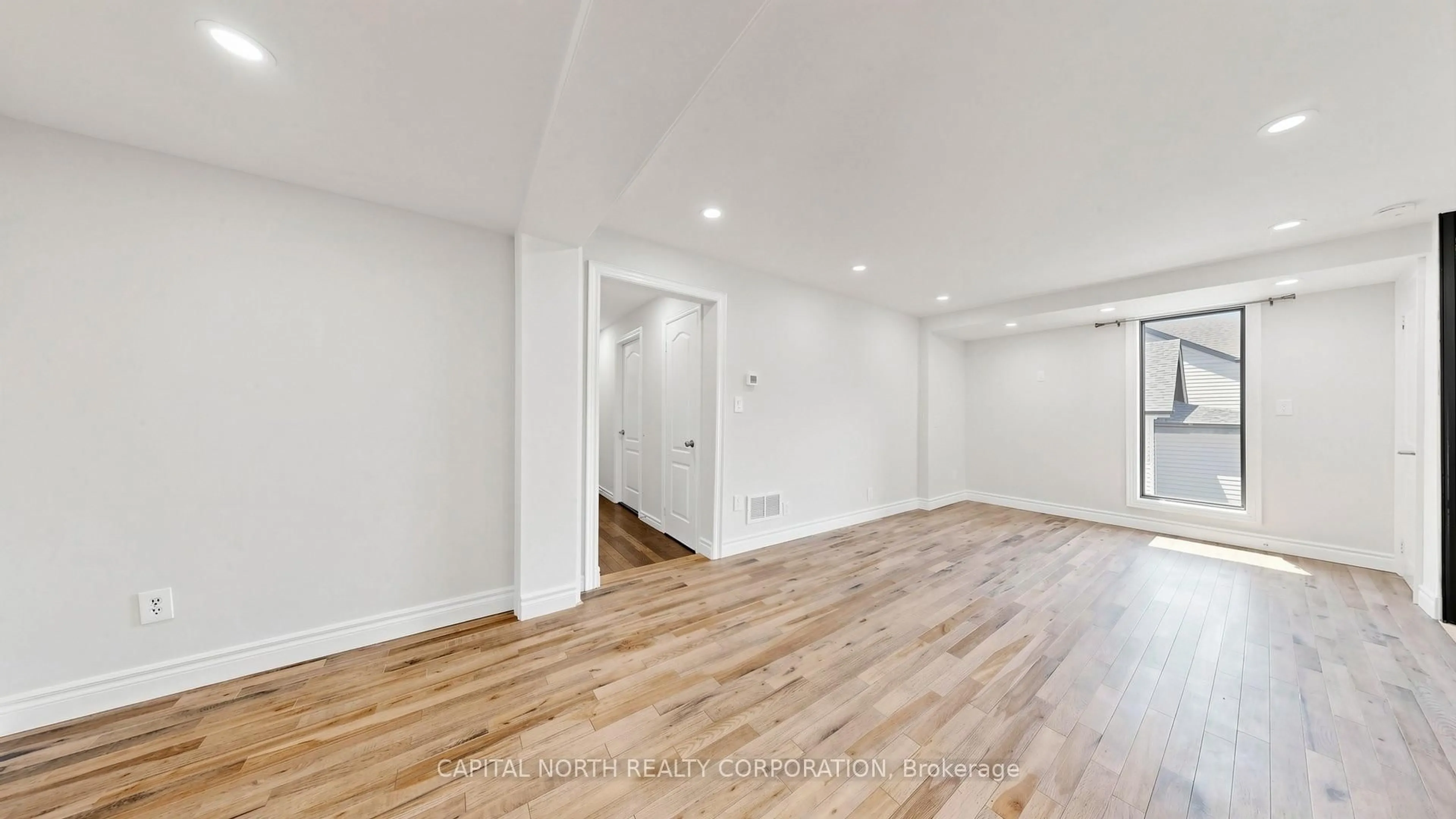 A pic of a room for 64 Machell Ave, Aurora Ontario L4G 2R7