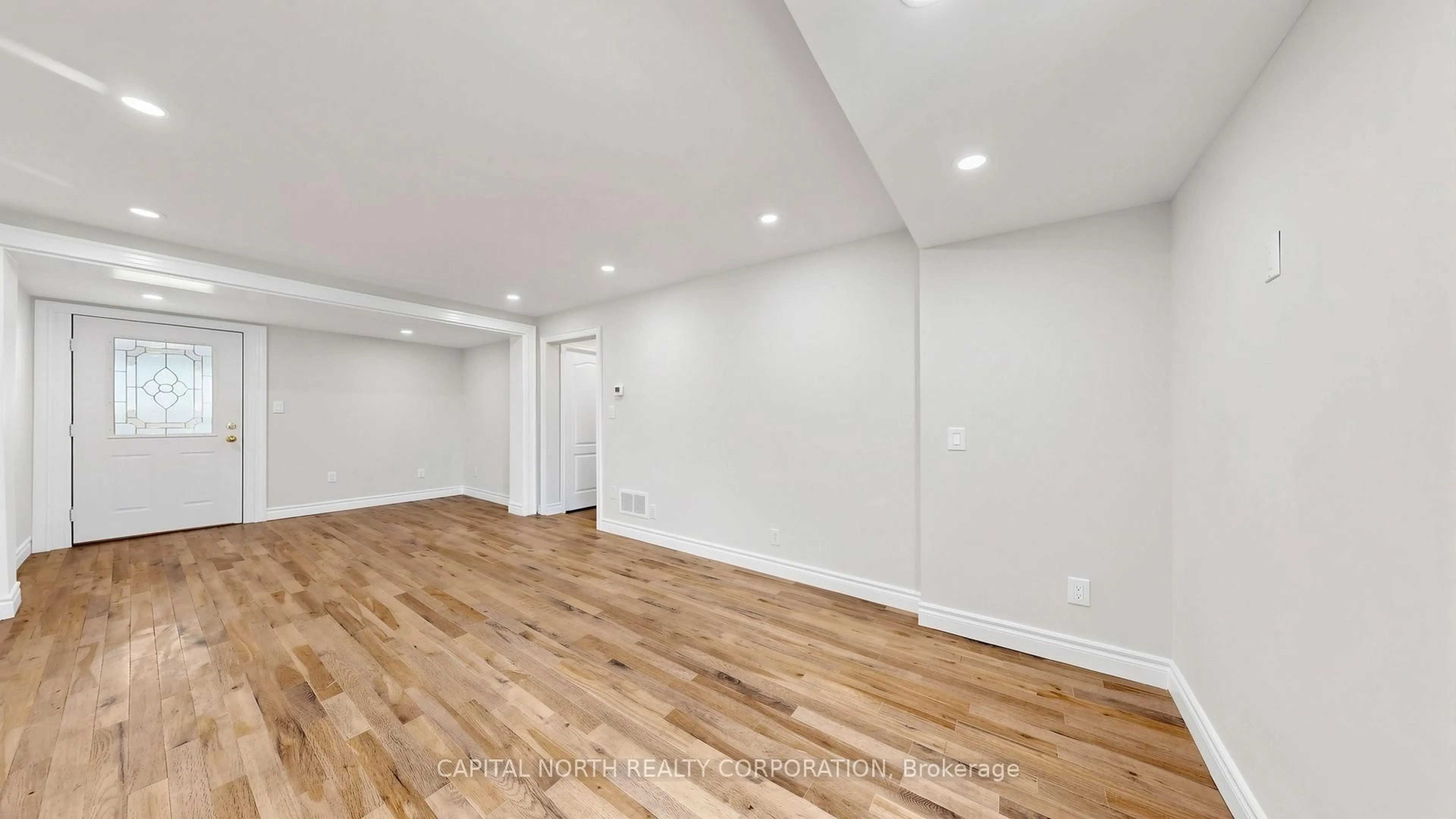 A pic of a room for 64 Machell Ave, Aurora Ontario L4G 2R7