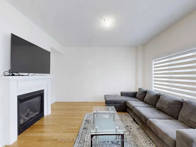 362 Danny Wheeler Blvd, Georgina 4