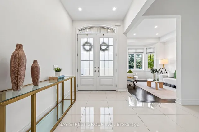 31 Woodgate Pines Dr, Vaughan 5