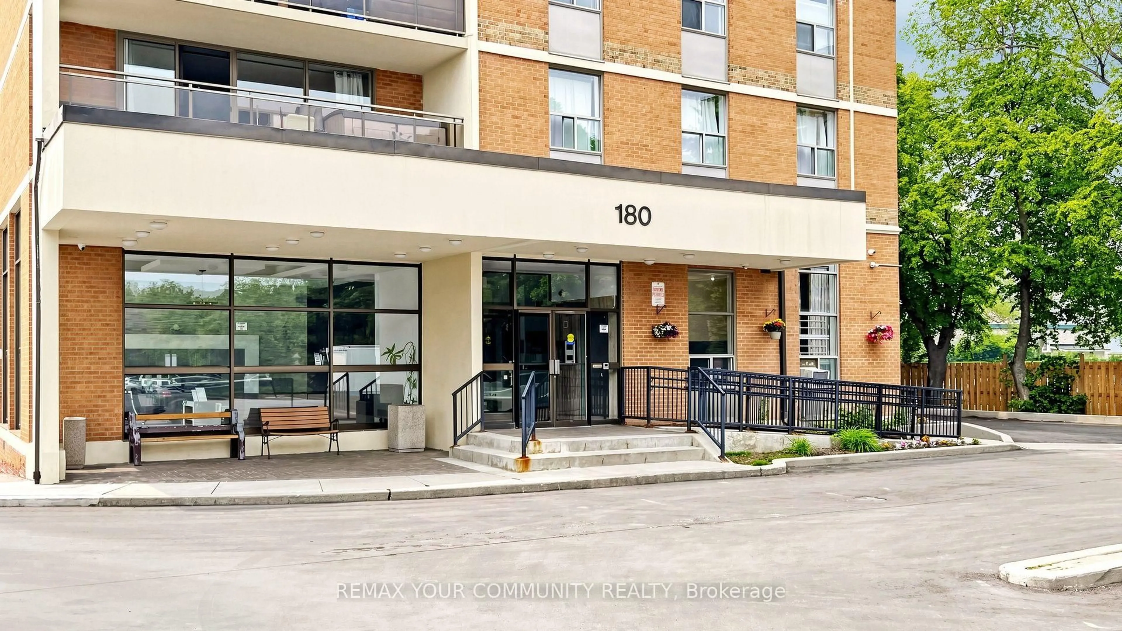 Patio, street for 180 Dudley Ave #8, Markham Ontario L3T 4X2