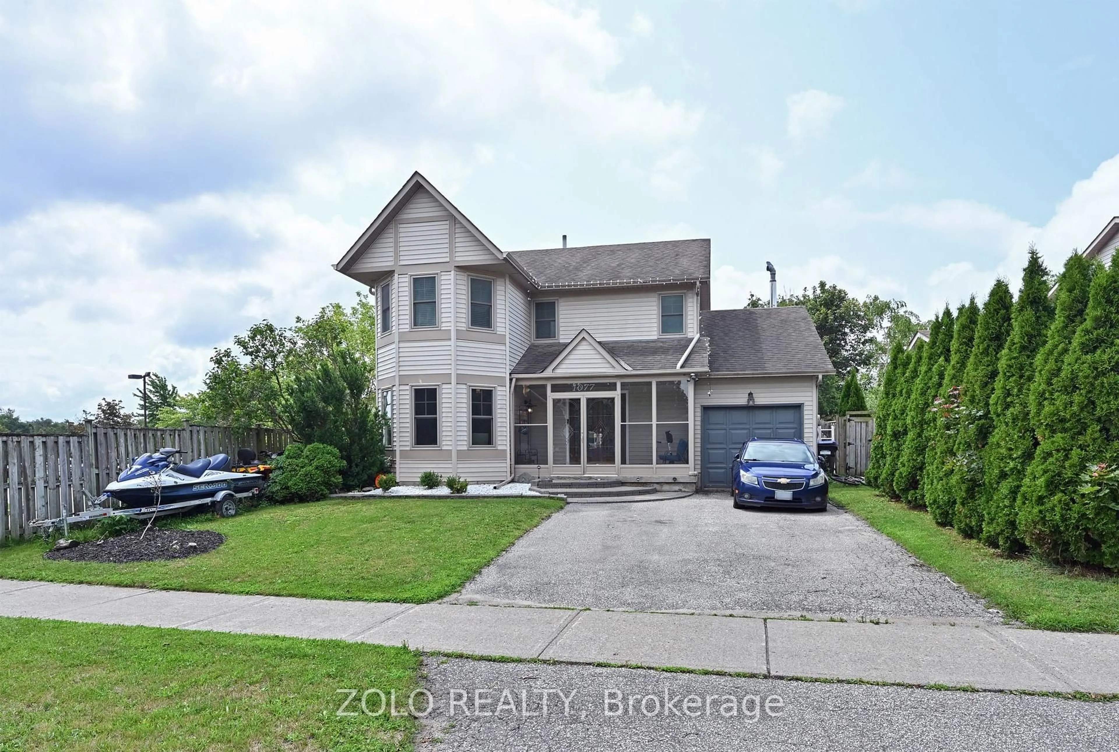 A pic from outside/outdoor area/front of a property/back of a property/a pic from drone, street for 1077 Anna Maria Ave, Innisfil Ontario L9S 1W2