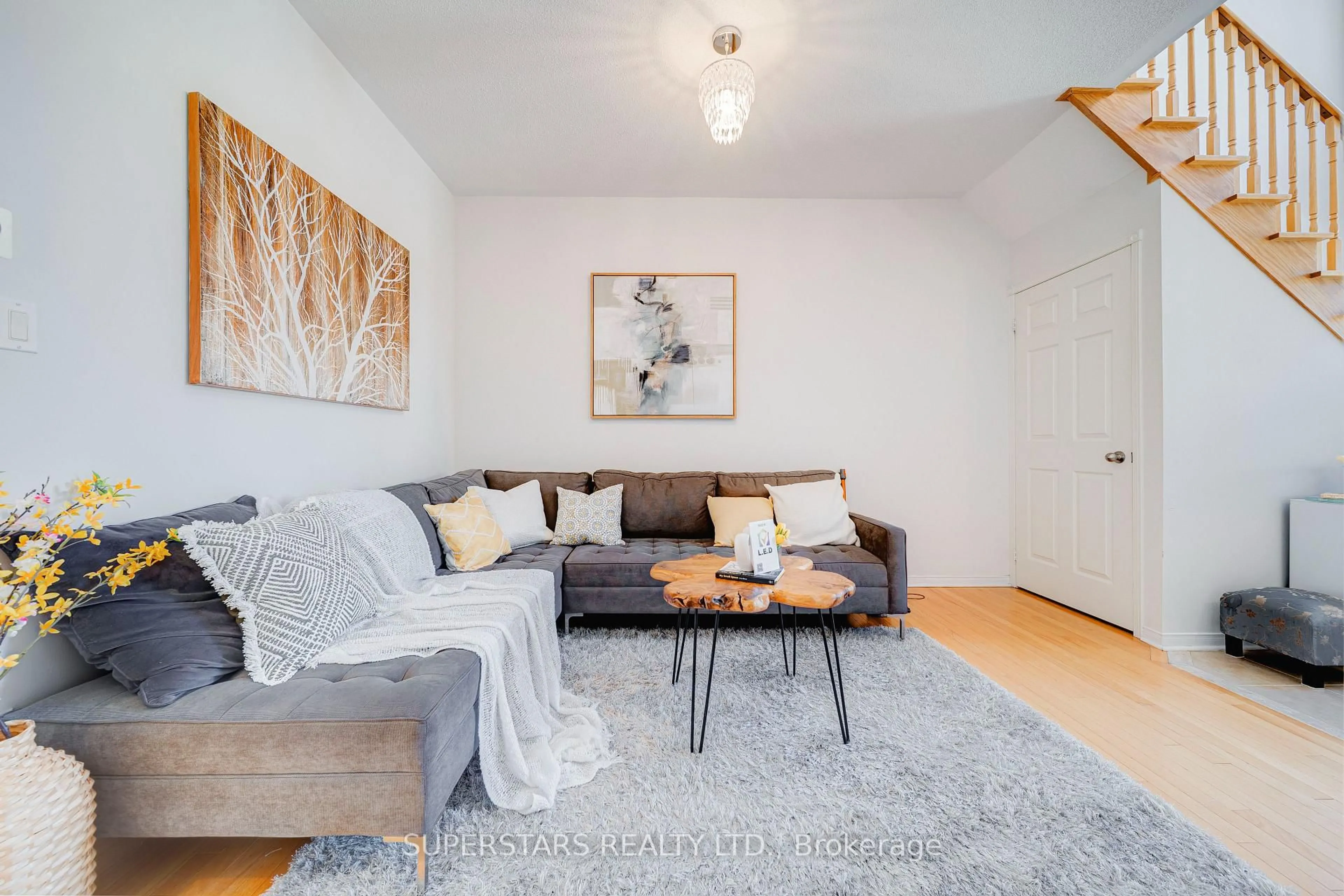 Living room with furniture, unknown for 23 Vandervoort Dr, Richmond Hill Ontario L4E 0C6