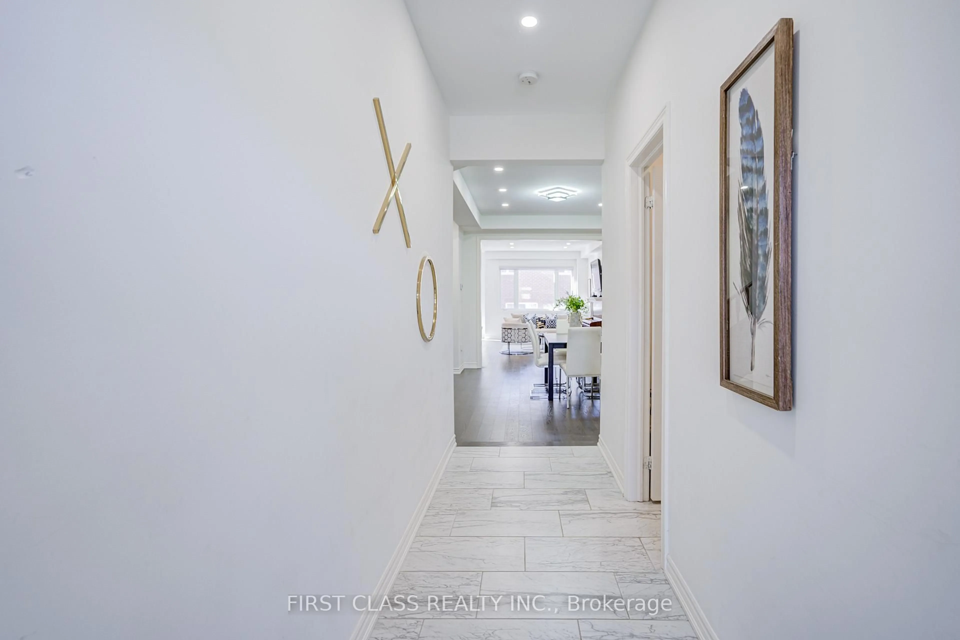 Indoor foyer for 77 Wesmina Ave, Whitchurch-Stouffville Ontario L4A 4V7